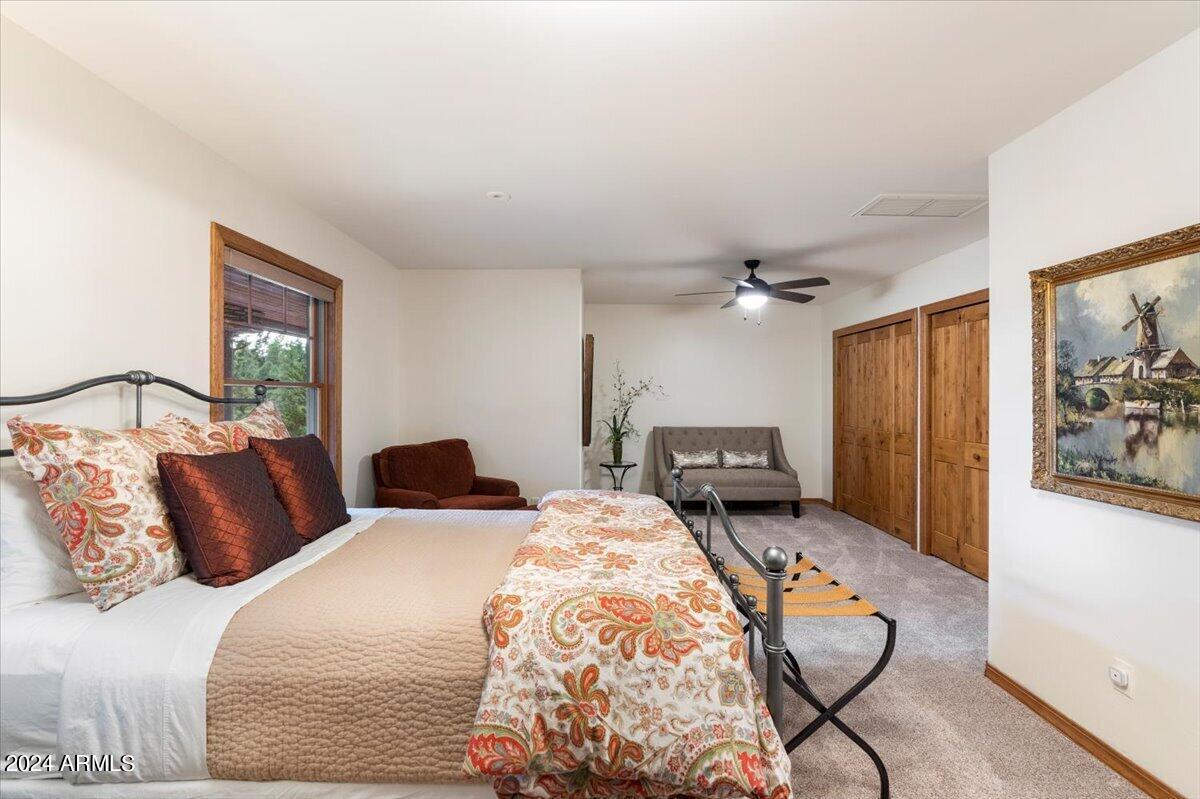 2304 E BLUE BELL Circle