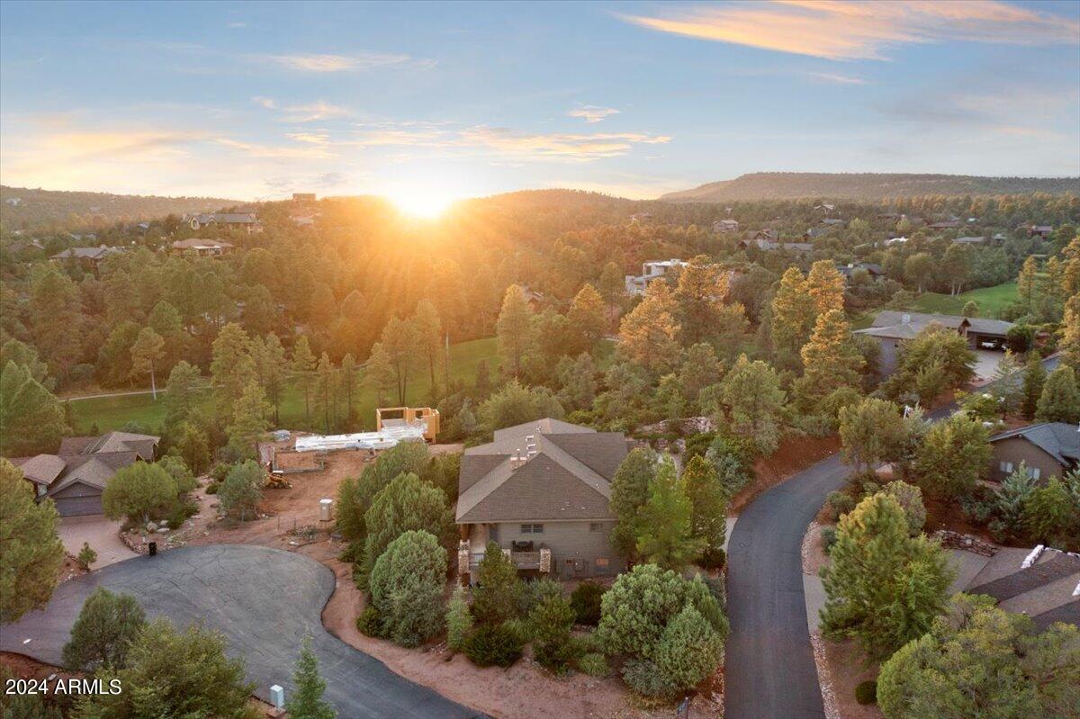 2304 E BLUE BELL Circle