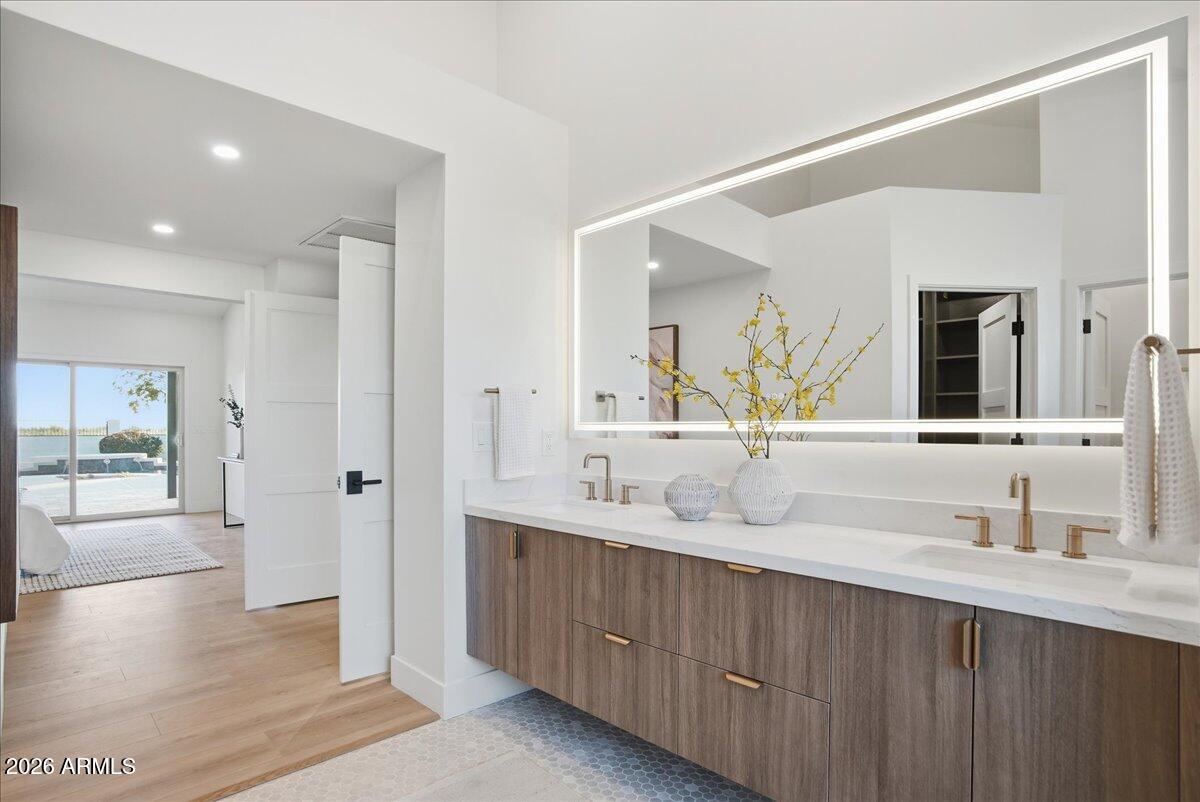 10555 E BELLA VISTA Drive