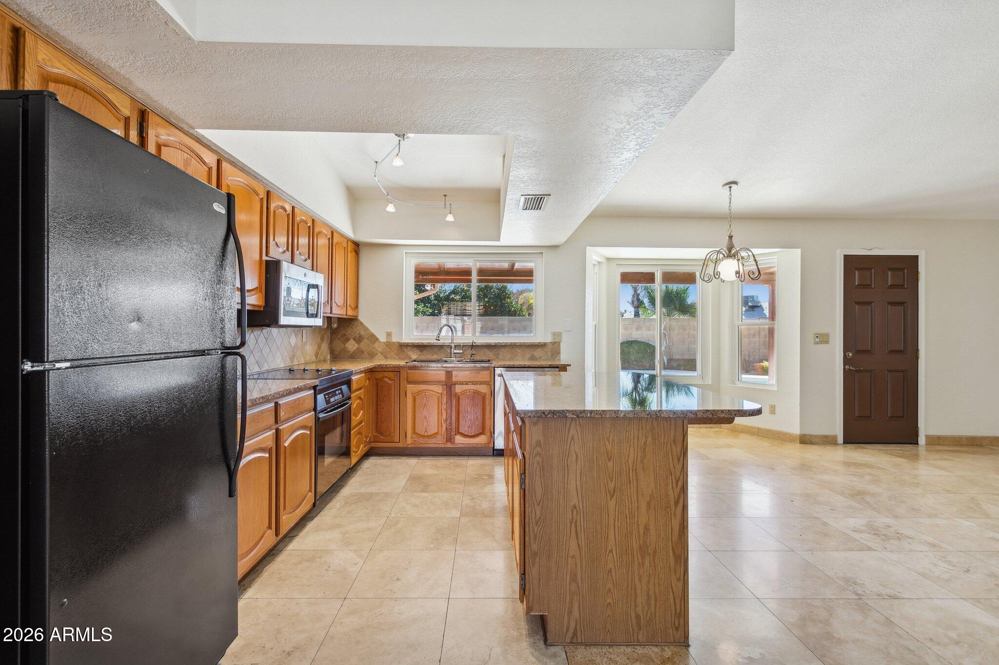 3337 W Taro Lane