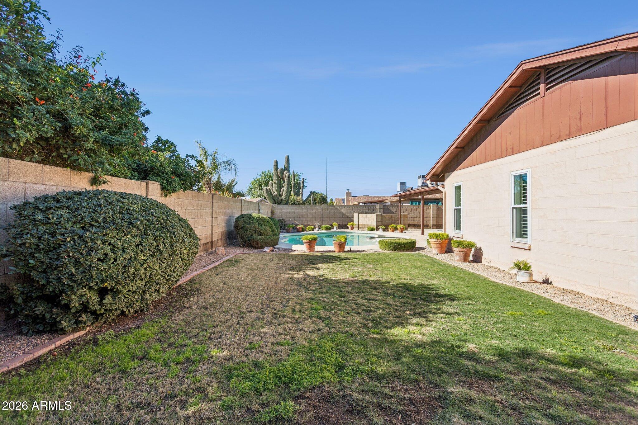 3337 W Taro Lane