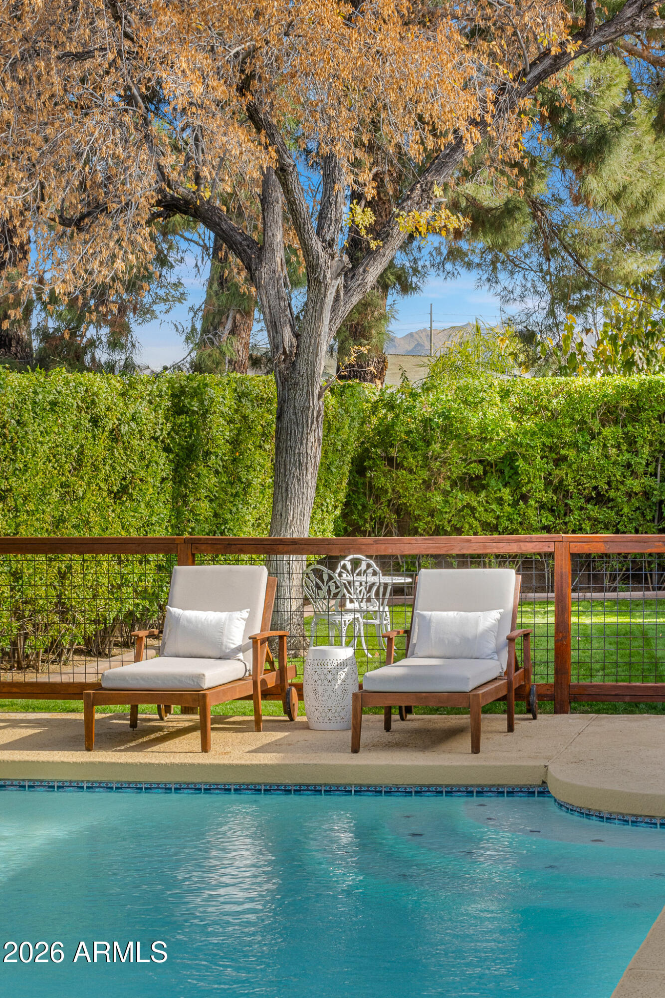 3002 E ACOMA Drive
