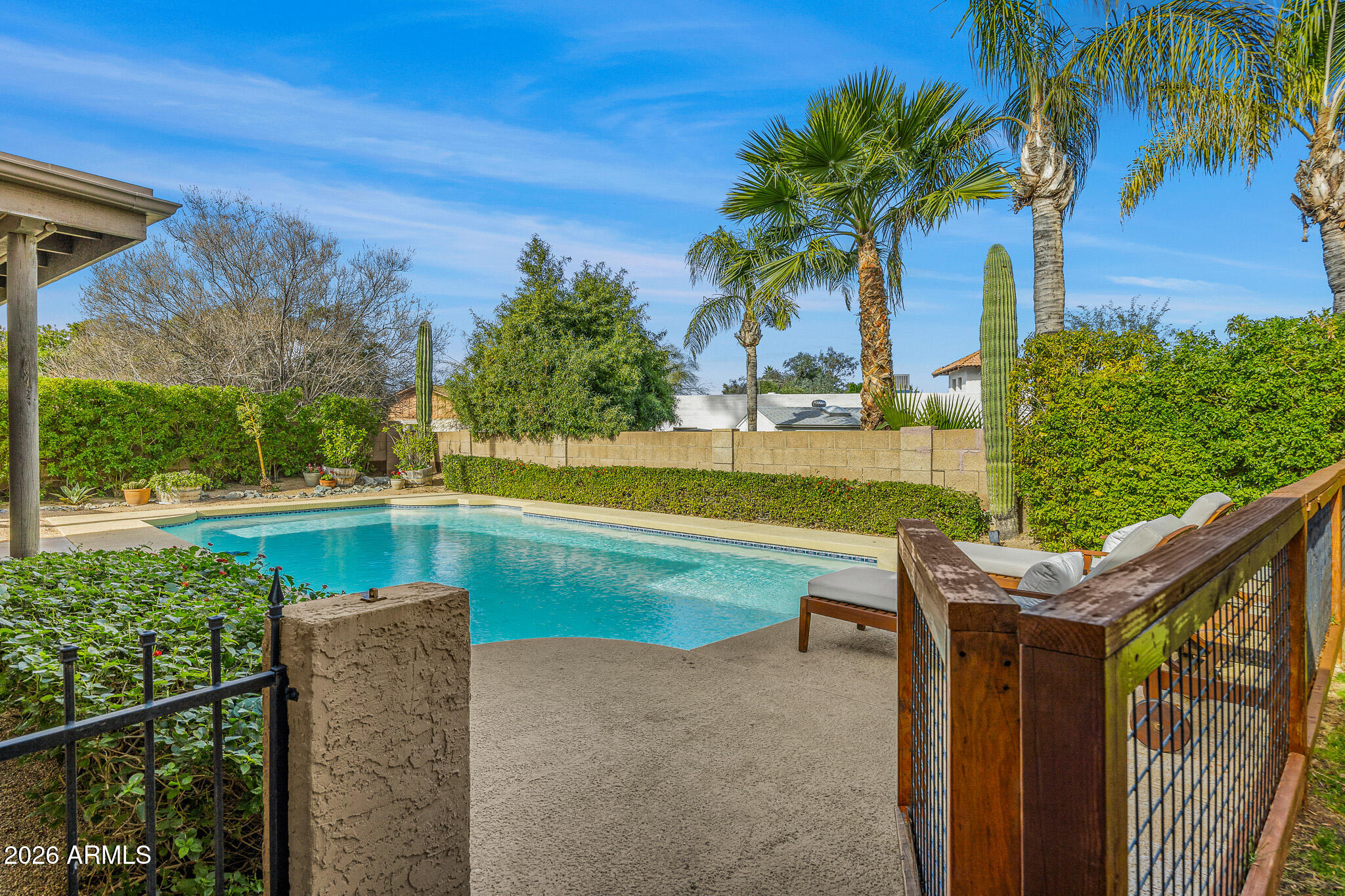3002 E ACOMA Drive