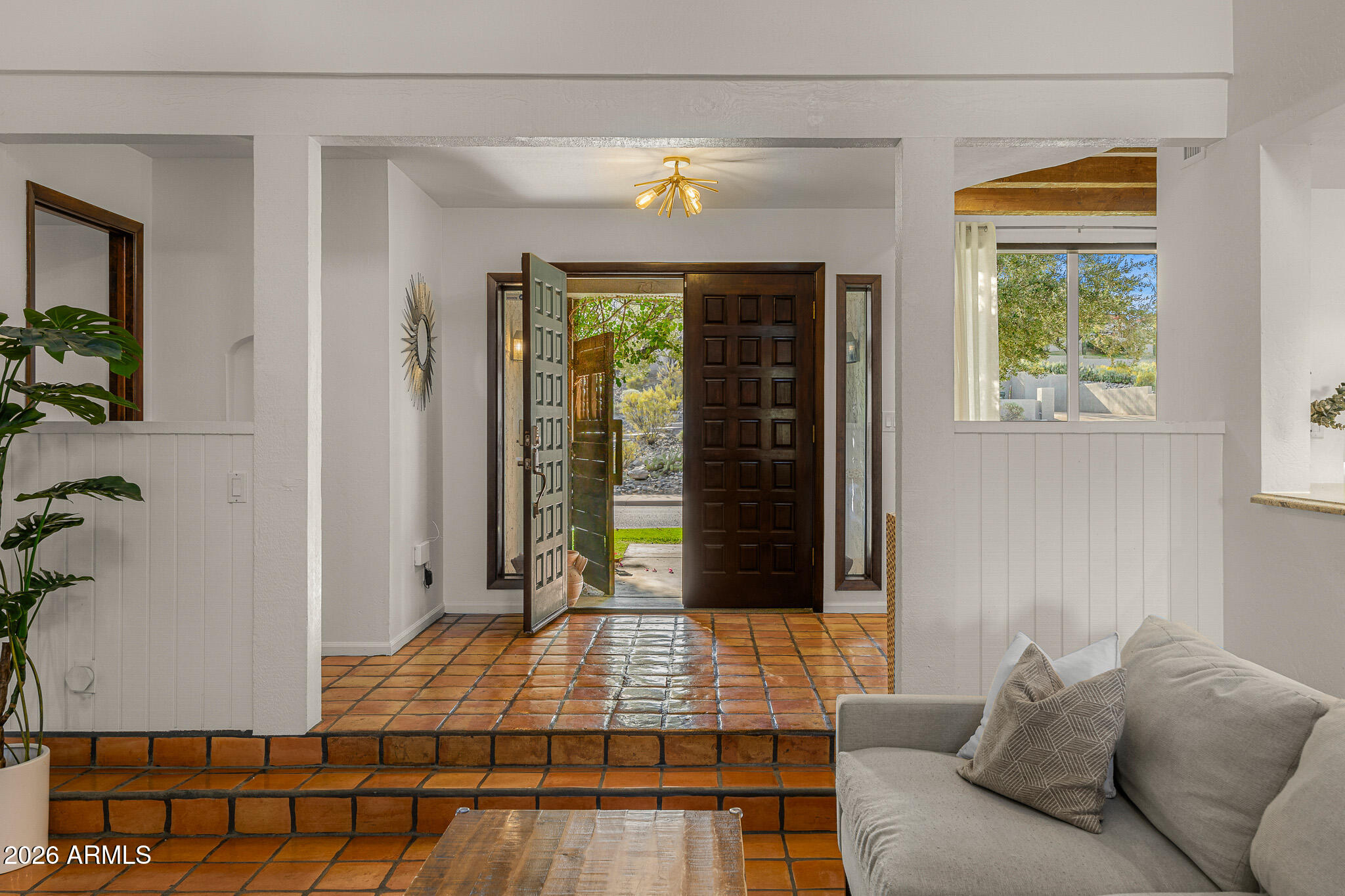 3002 E ACOMA Drive