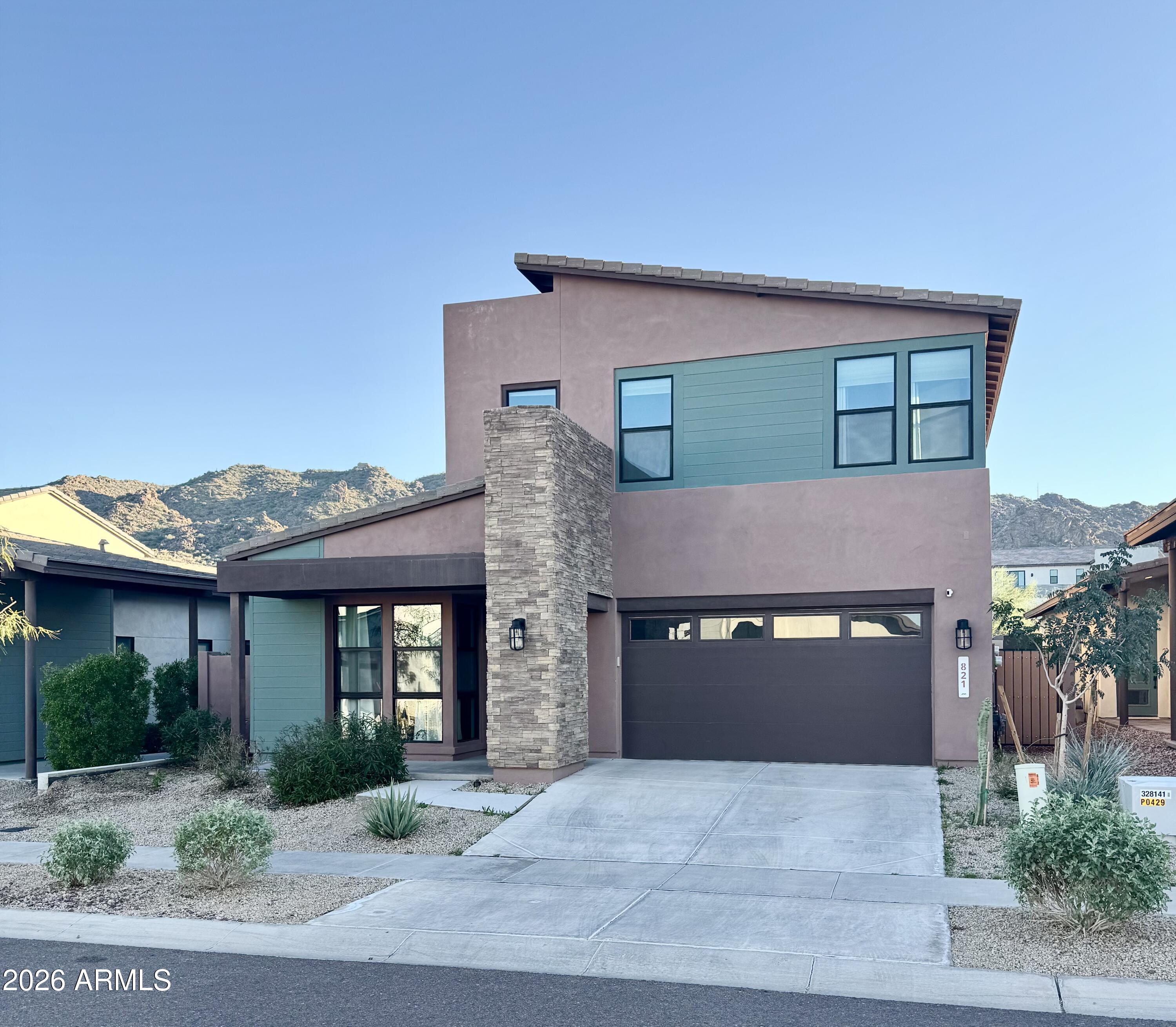 821 E Monte Way
