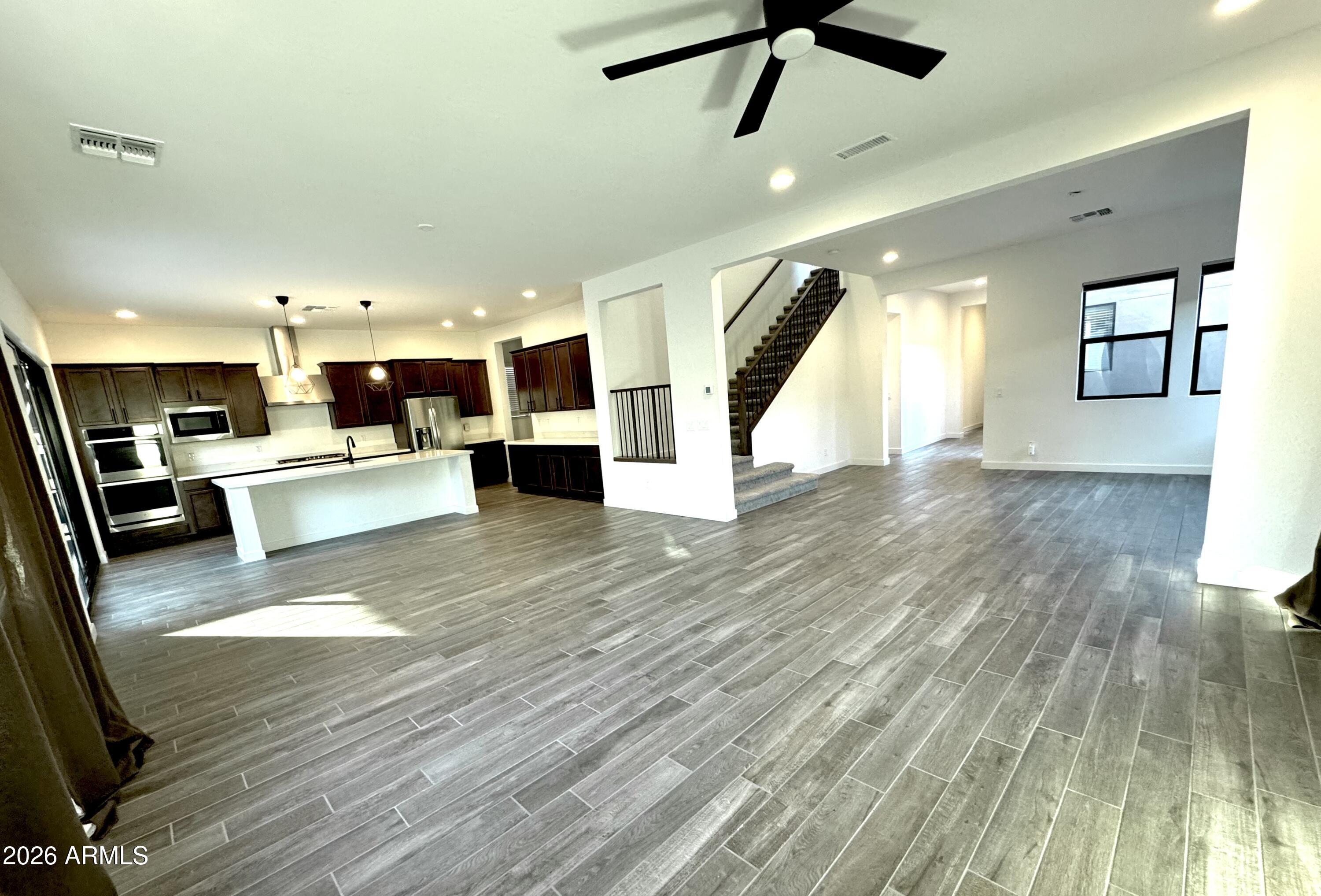 821 E Monte Way