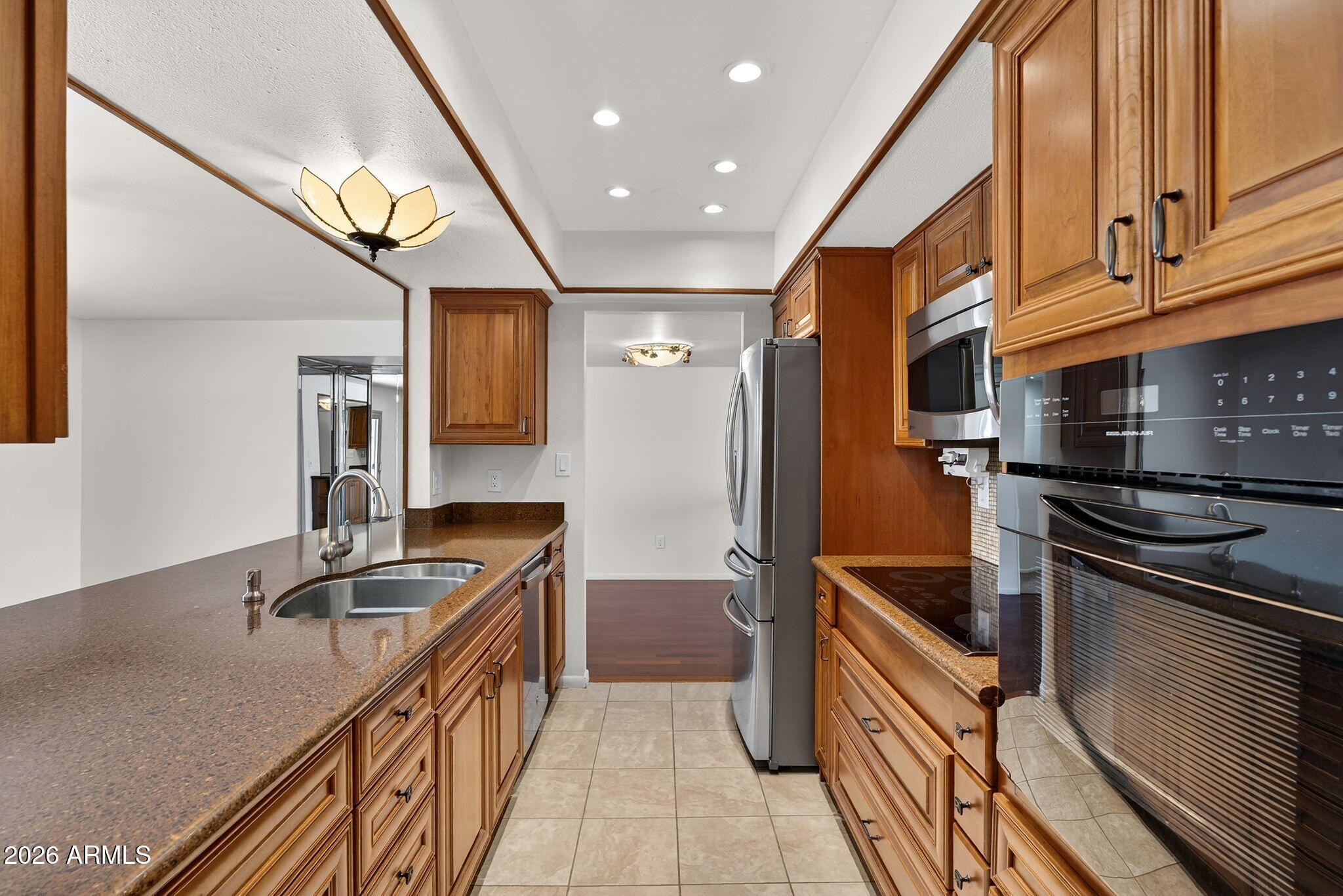 1725 E LA JOLLA Drive