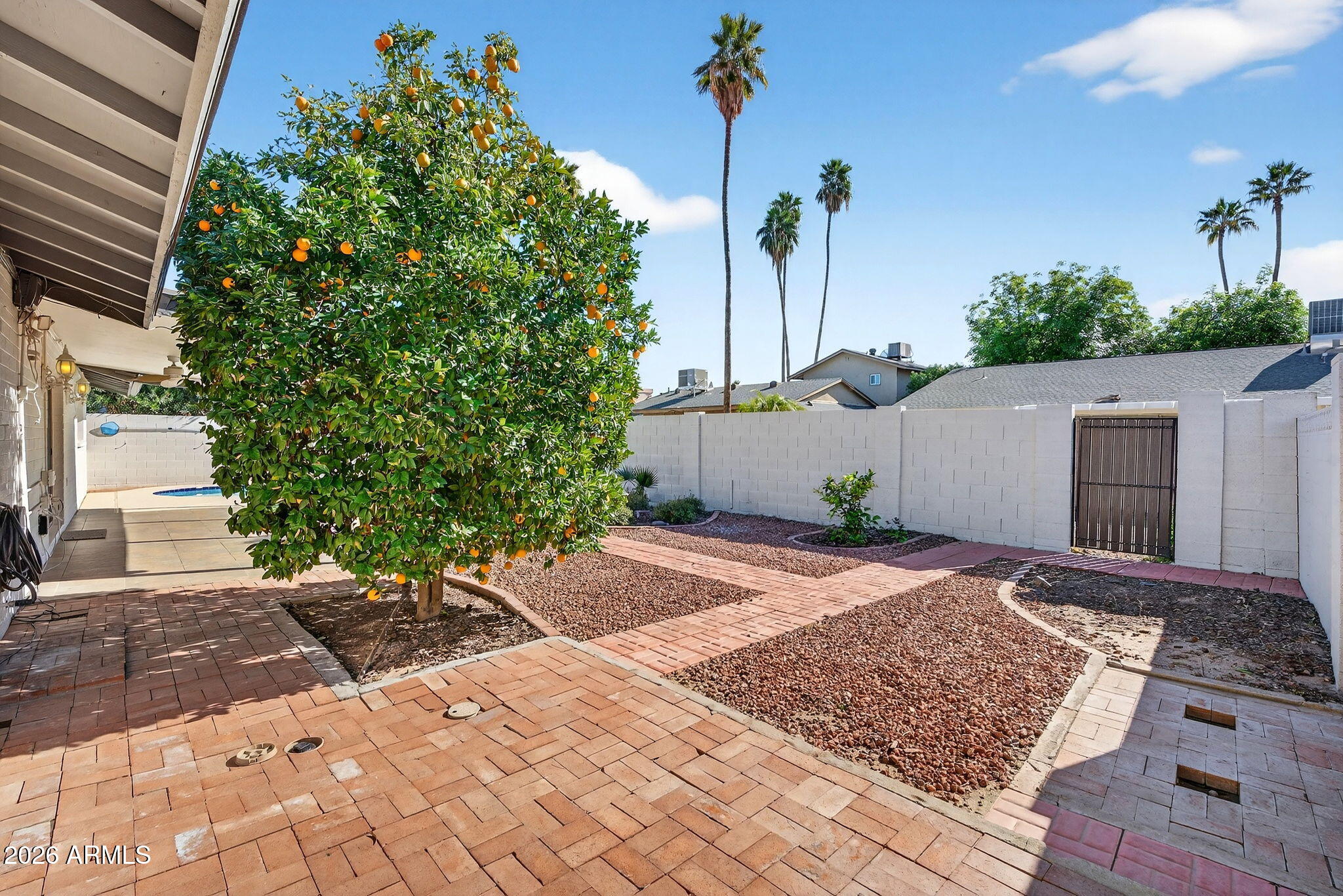 1725 E LA JOLLA Drive