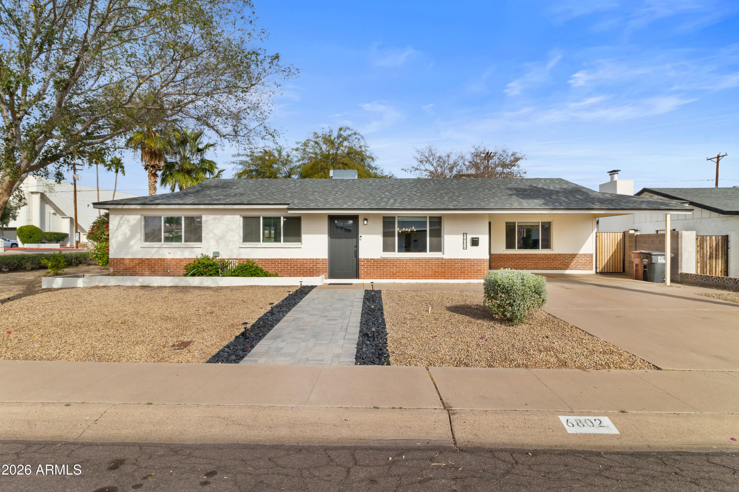 6802 E LOMA LAND Drive