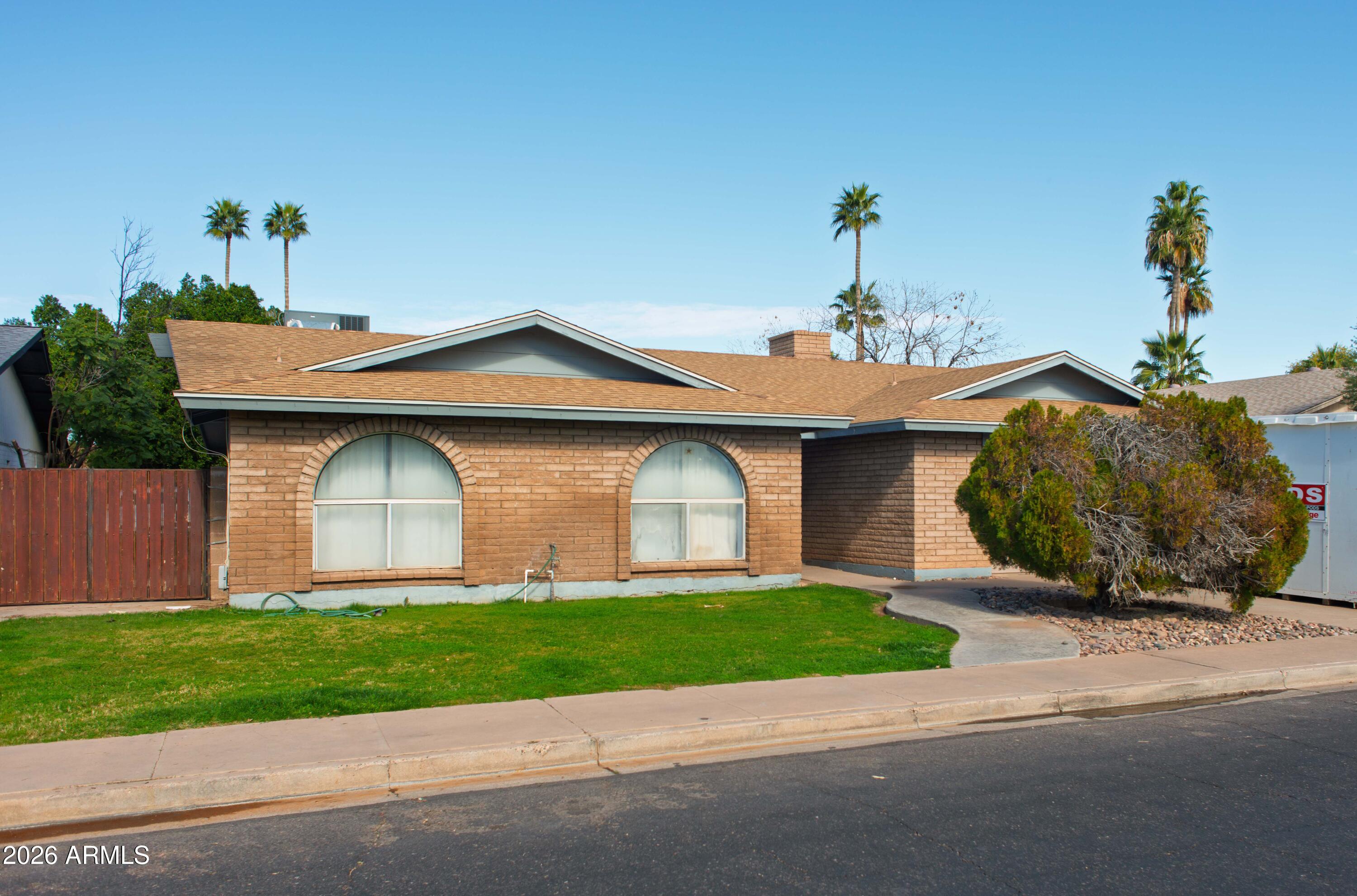 1750 W KIOWA Avenue