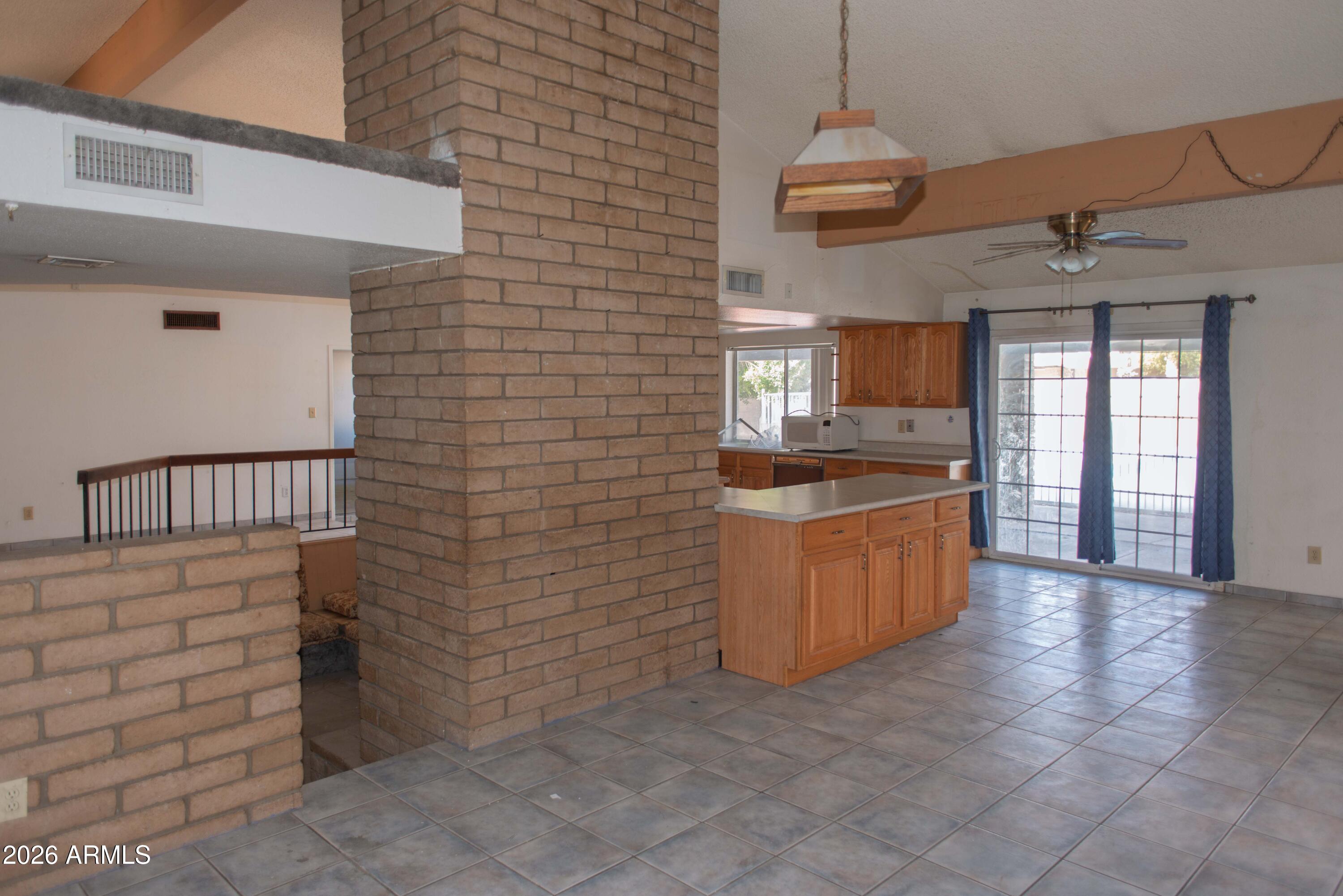 1750 W KIOWA Avenue