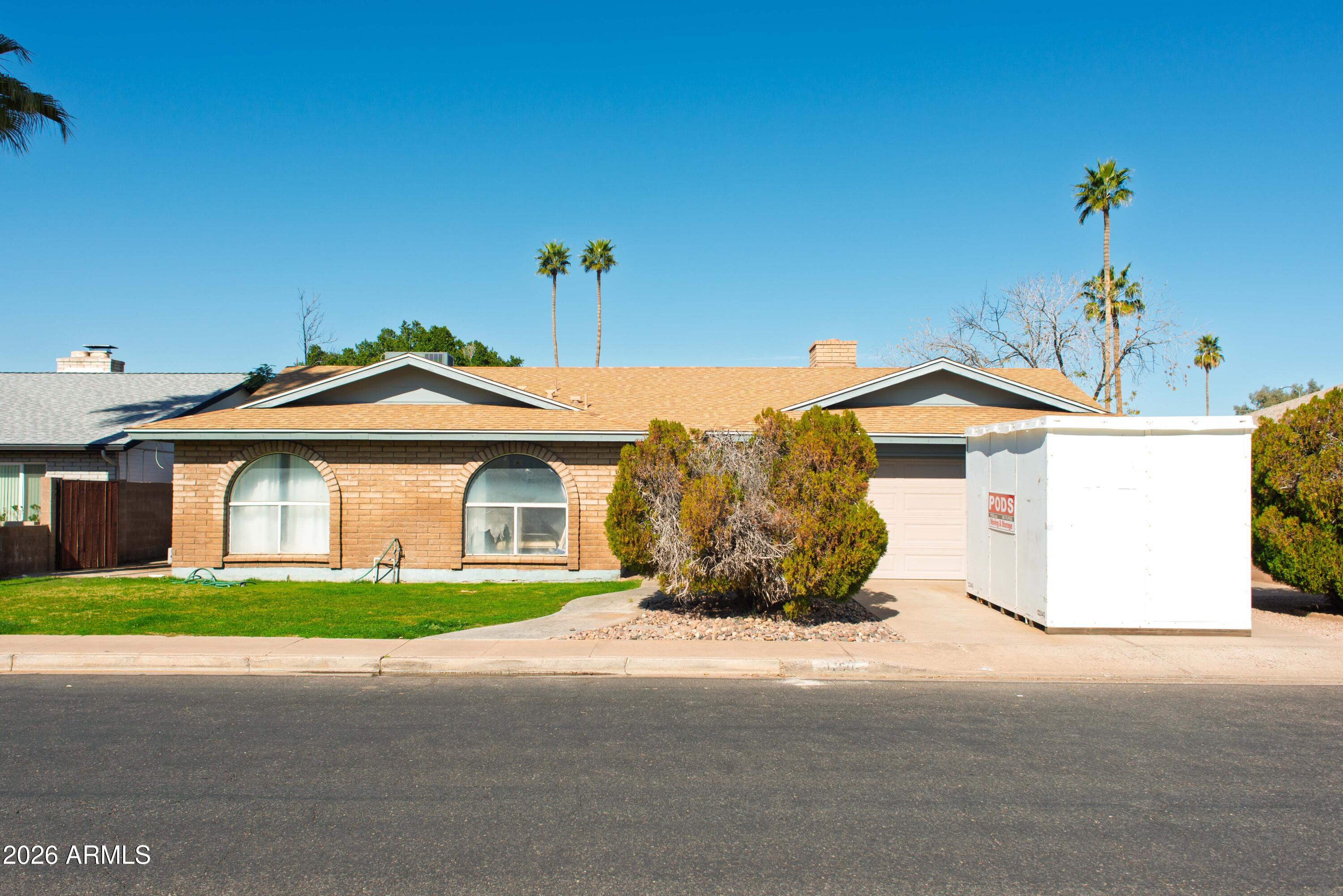 1750 W KIOWA Avenue