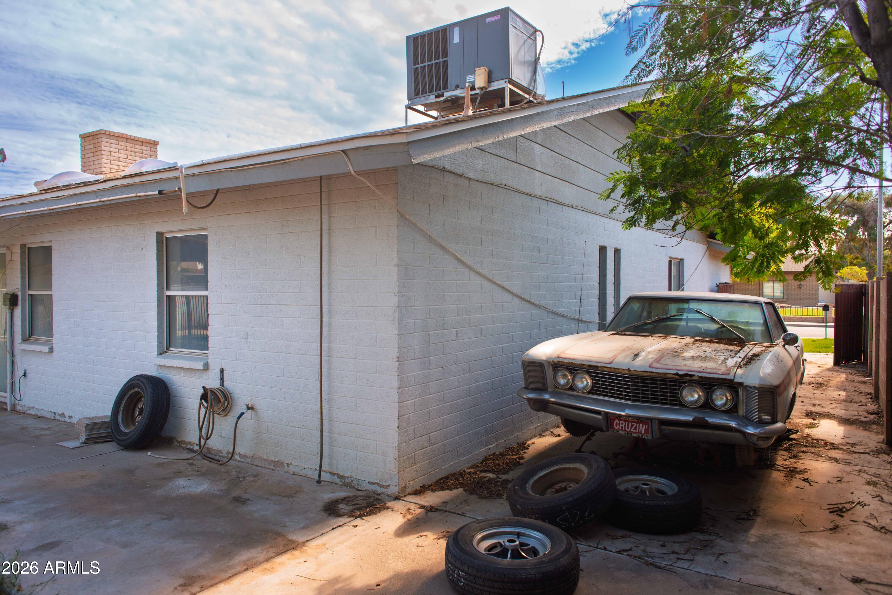 1750 W KIOWA Avenue