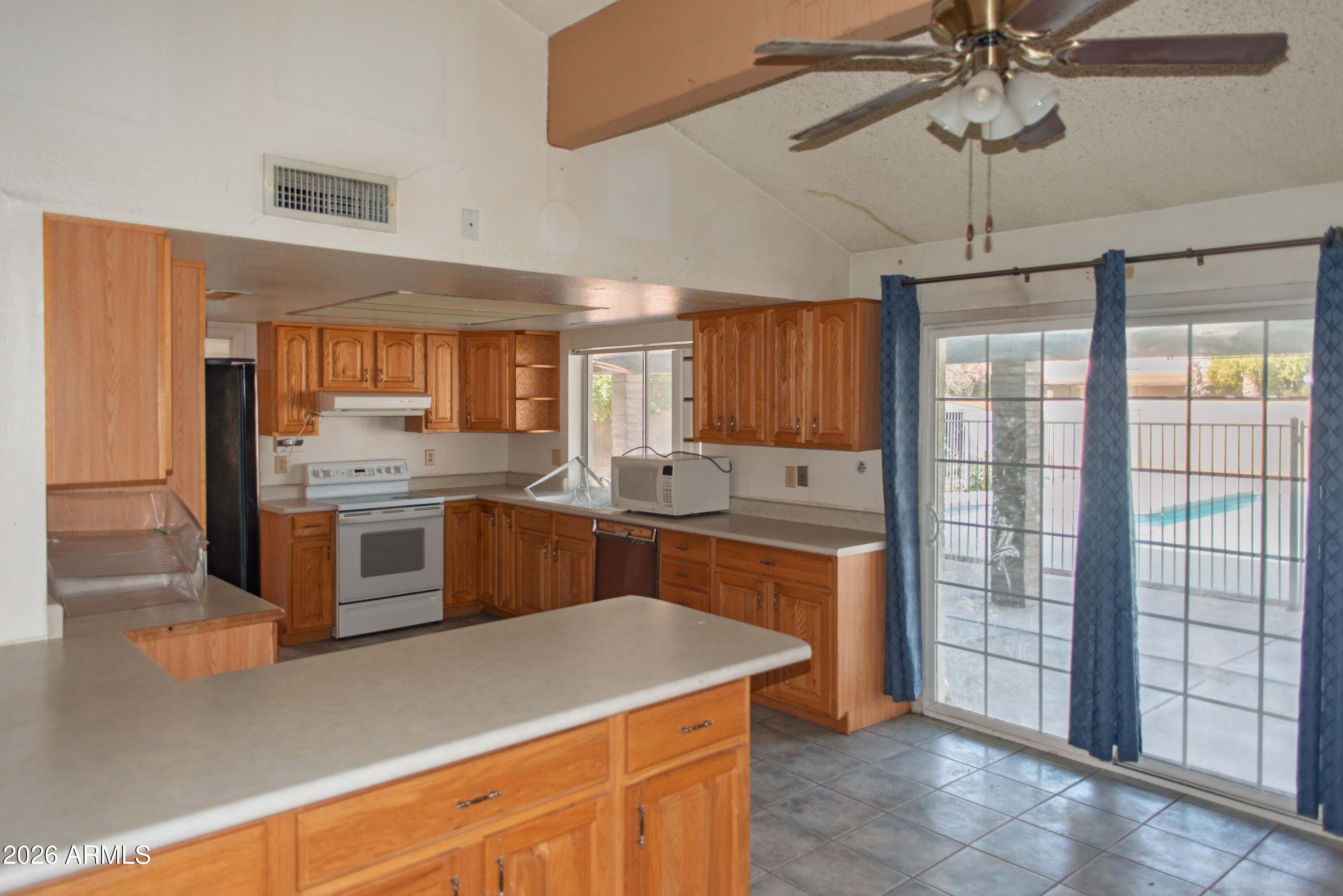 1750 W KIOWA Avenue