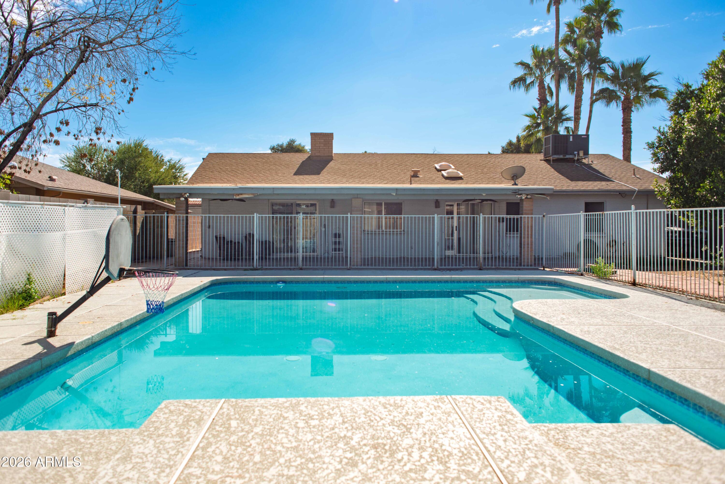 1750 W KIOWA Avenue
