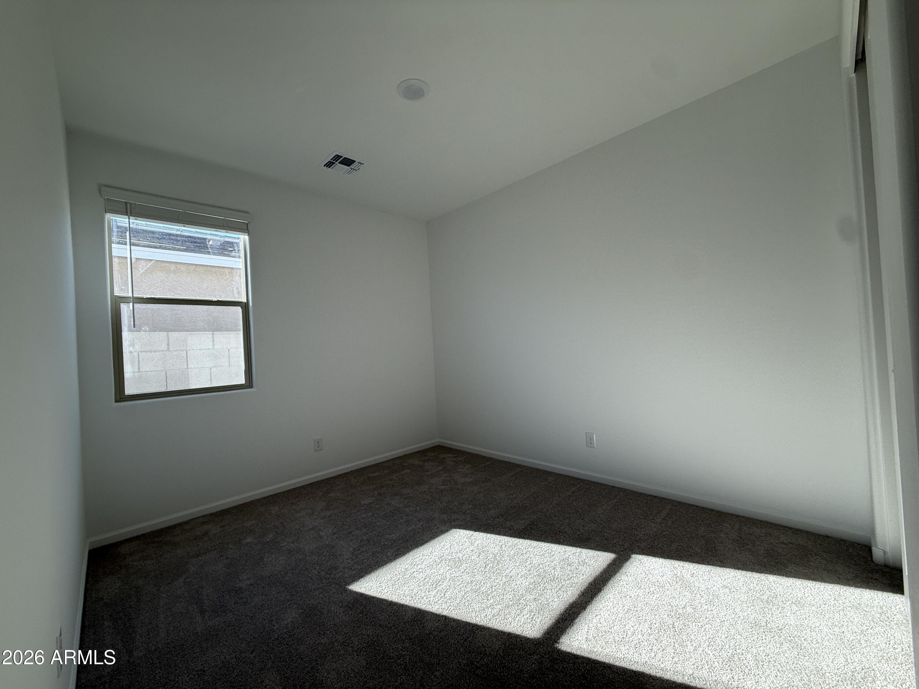 9534 W TAMARISK Avenue