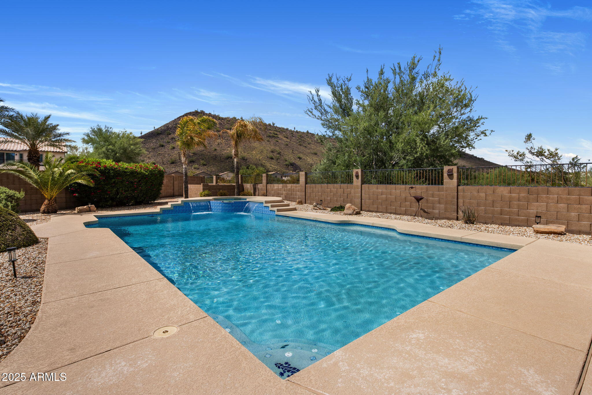 2120 E VISTA BONITA Drive