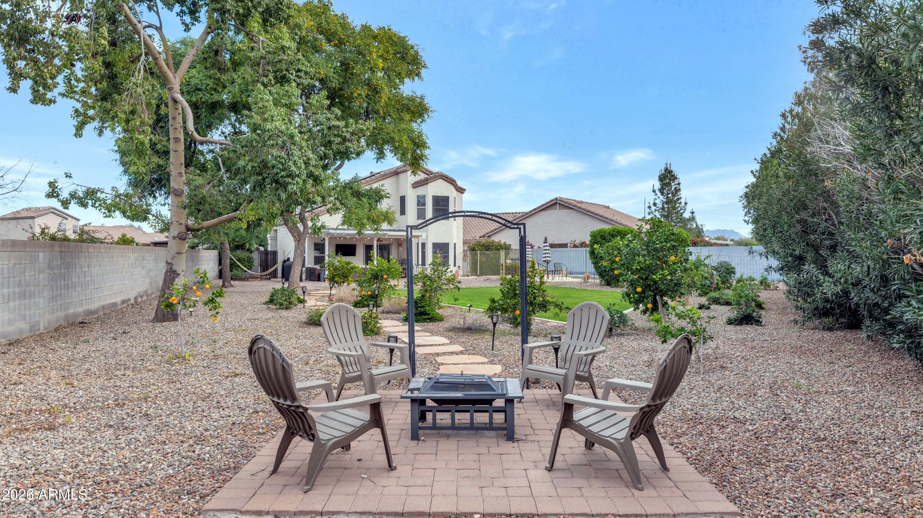 3021 E WAHALLA Lane