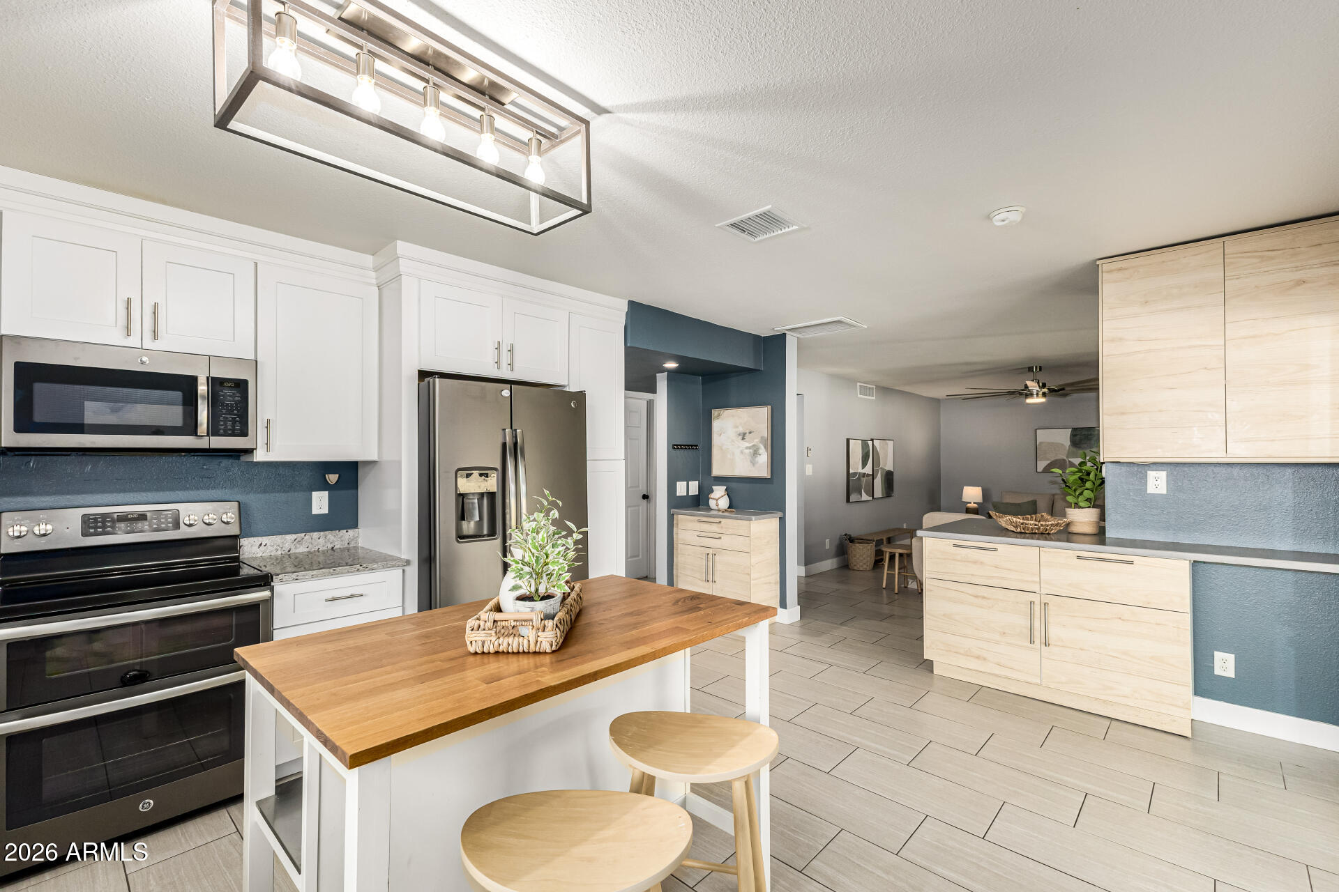 2228 S CANTON