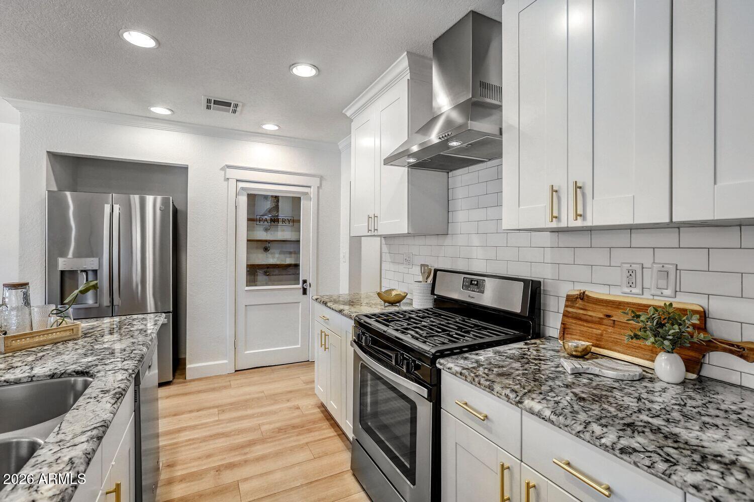 4036 N 40TH Place