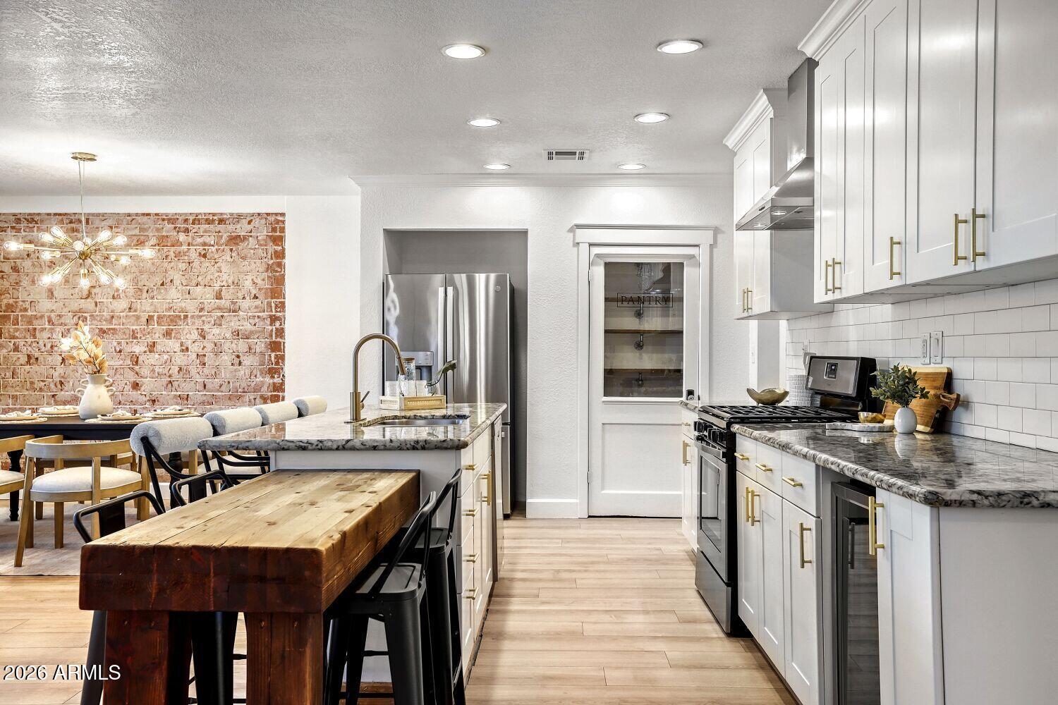 4036 N 40TH Place