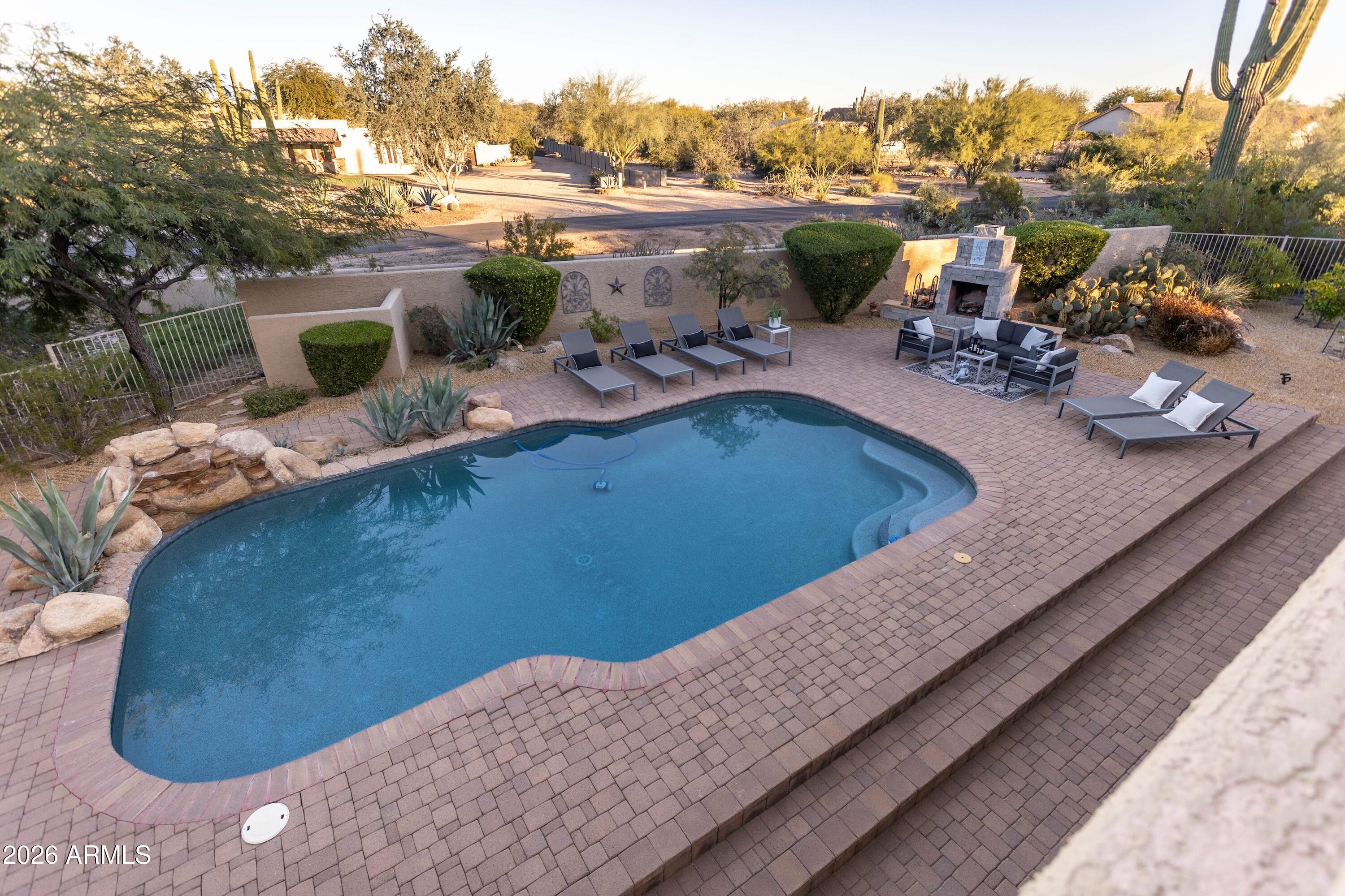 4727 E RANCHO CALIENTE Drive