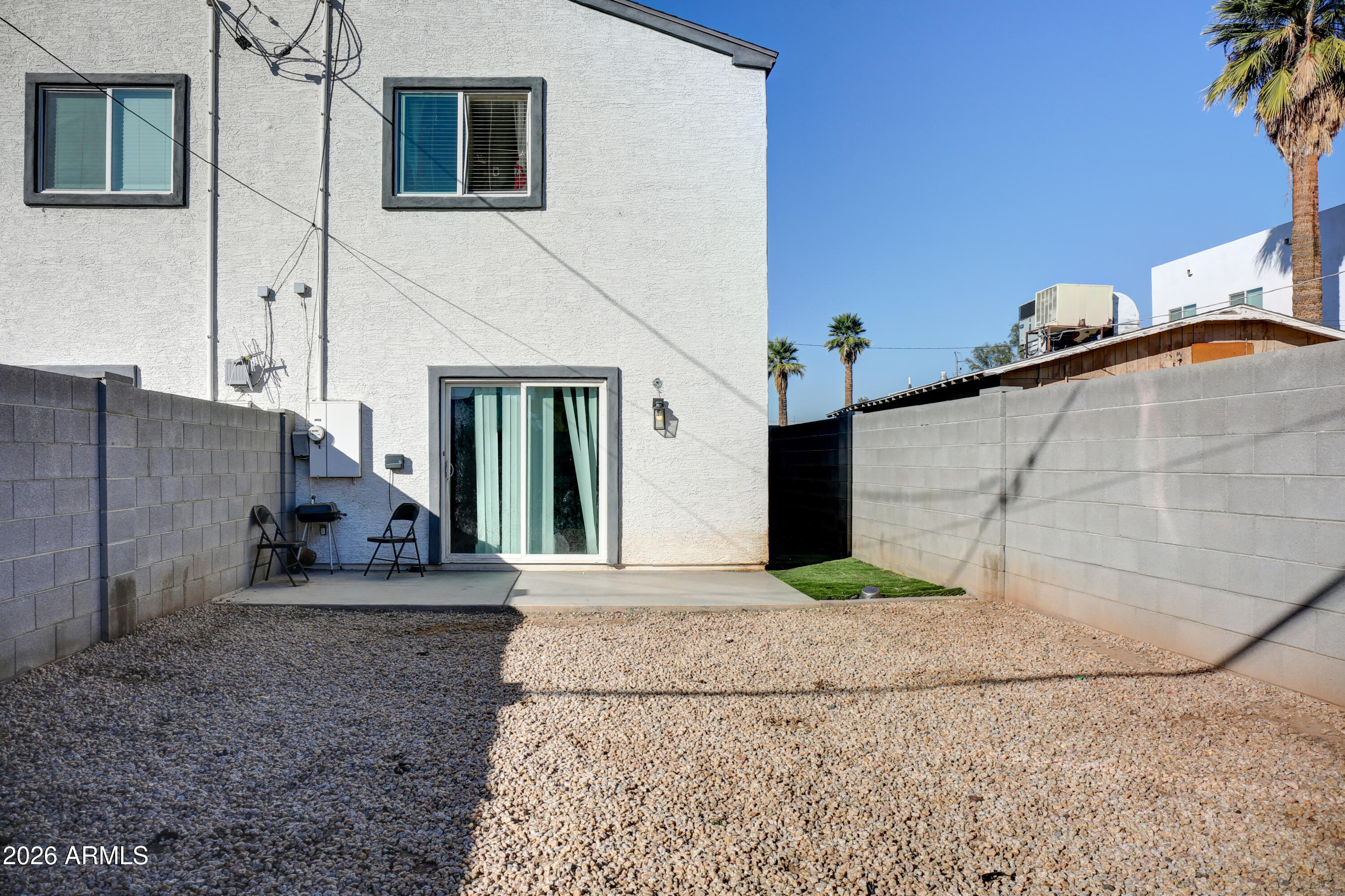 909 S 4TH Avenue