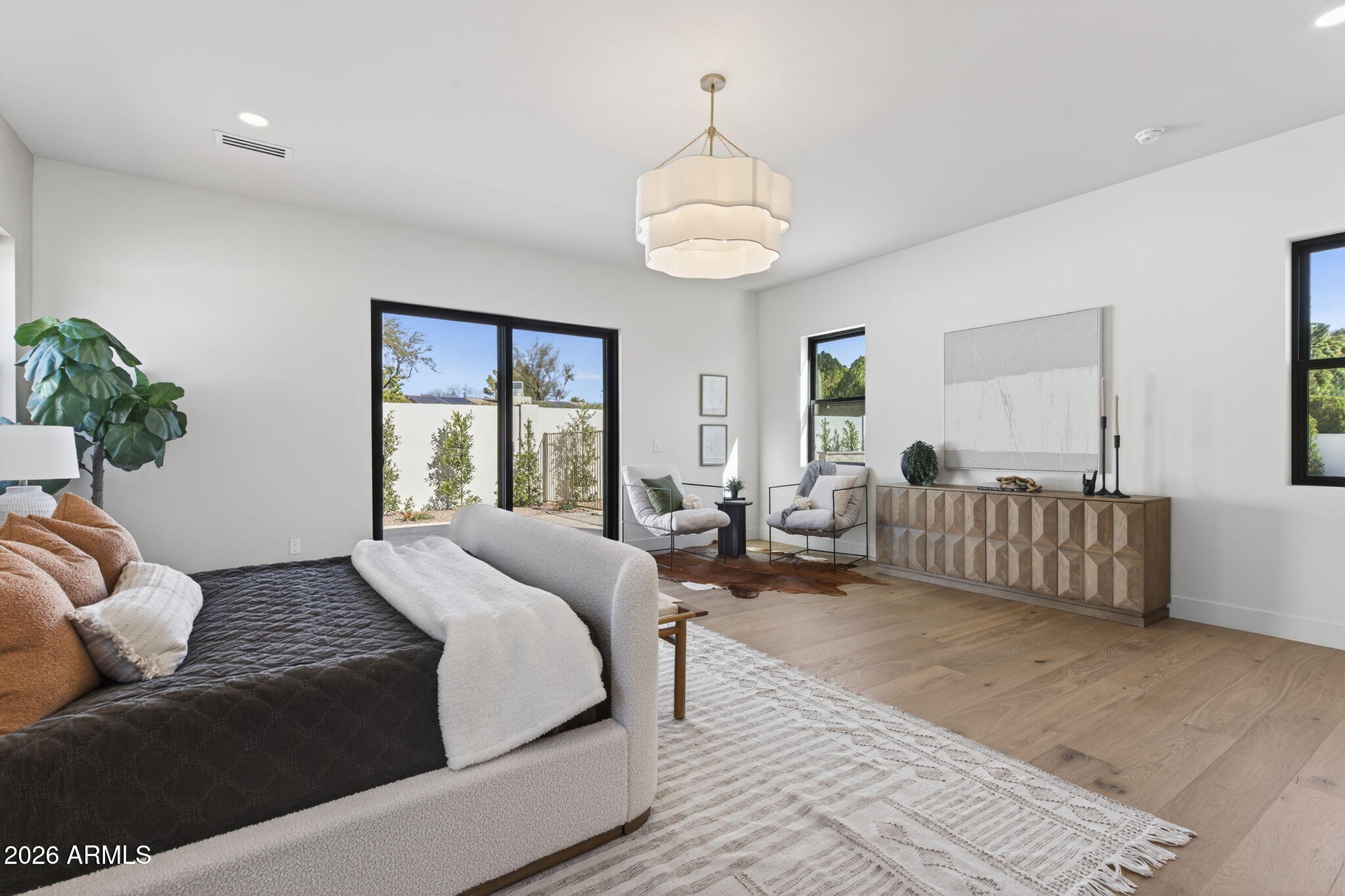 5410 E DAHLIA Drive