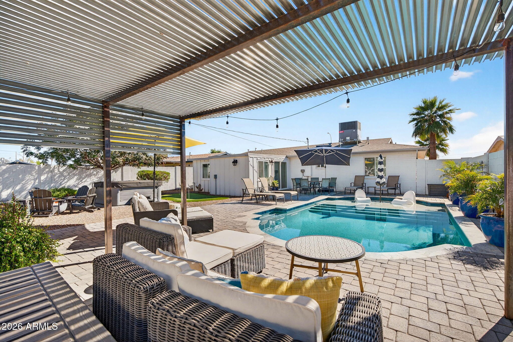 1142 E TEMPE Drive