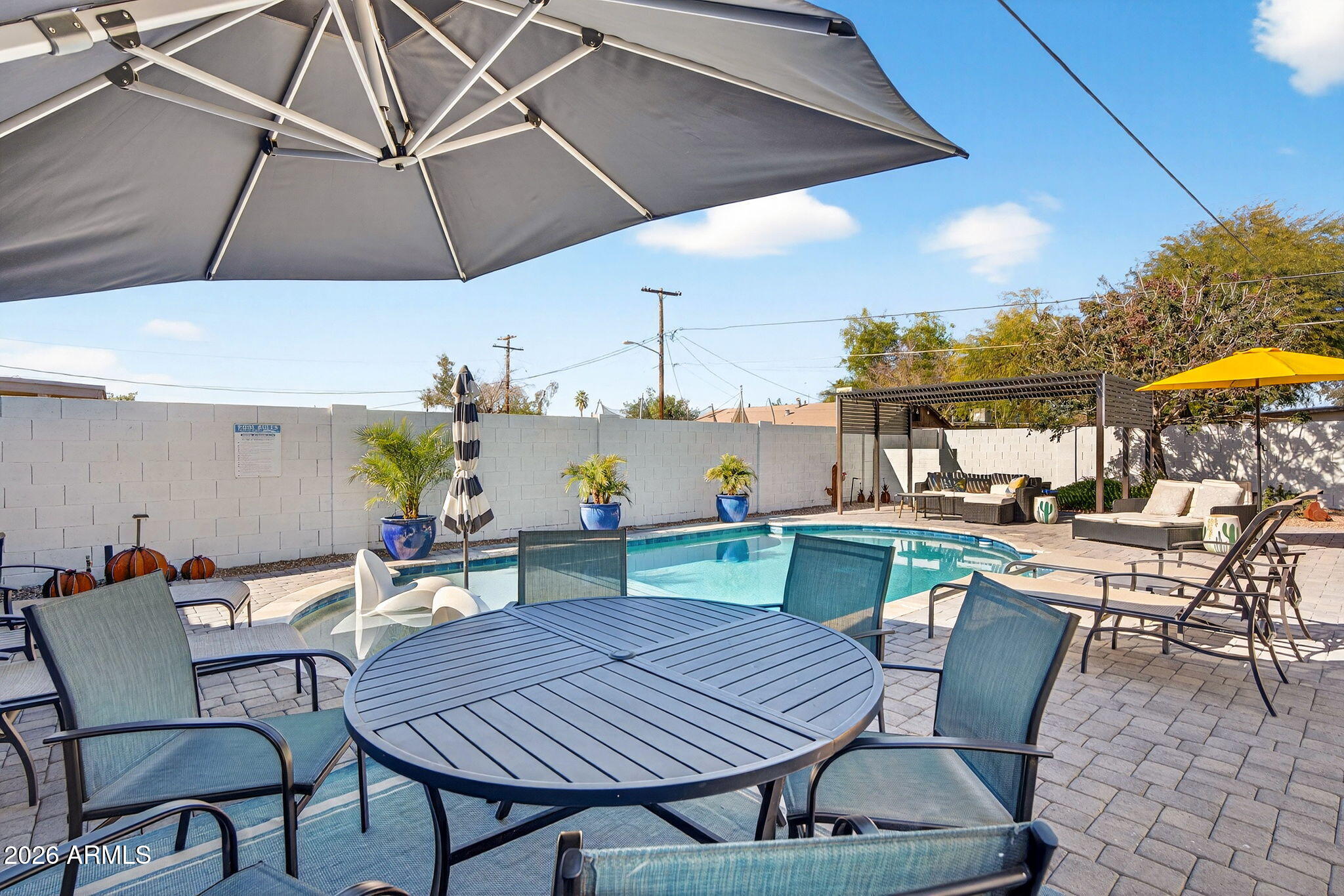 1142 E TEMPE Drive