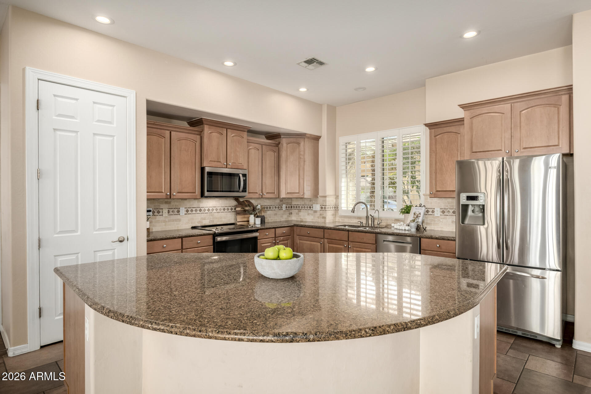 2438 E IRIS Drive