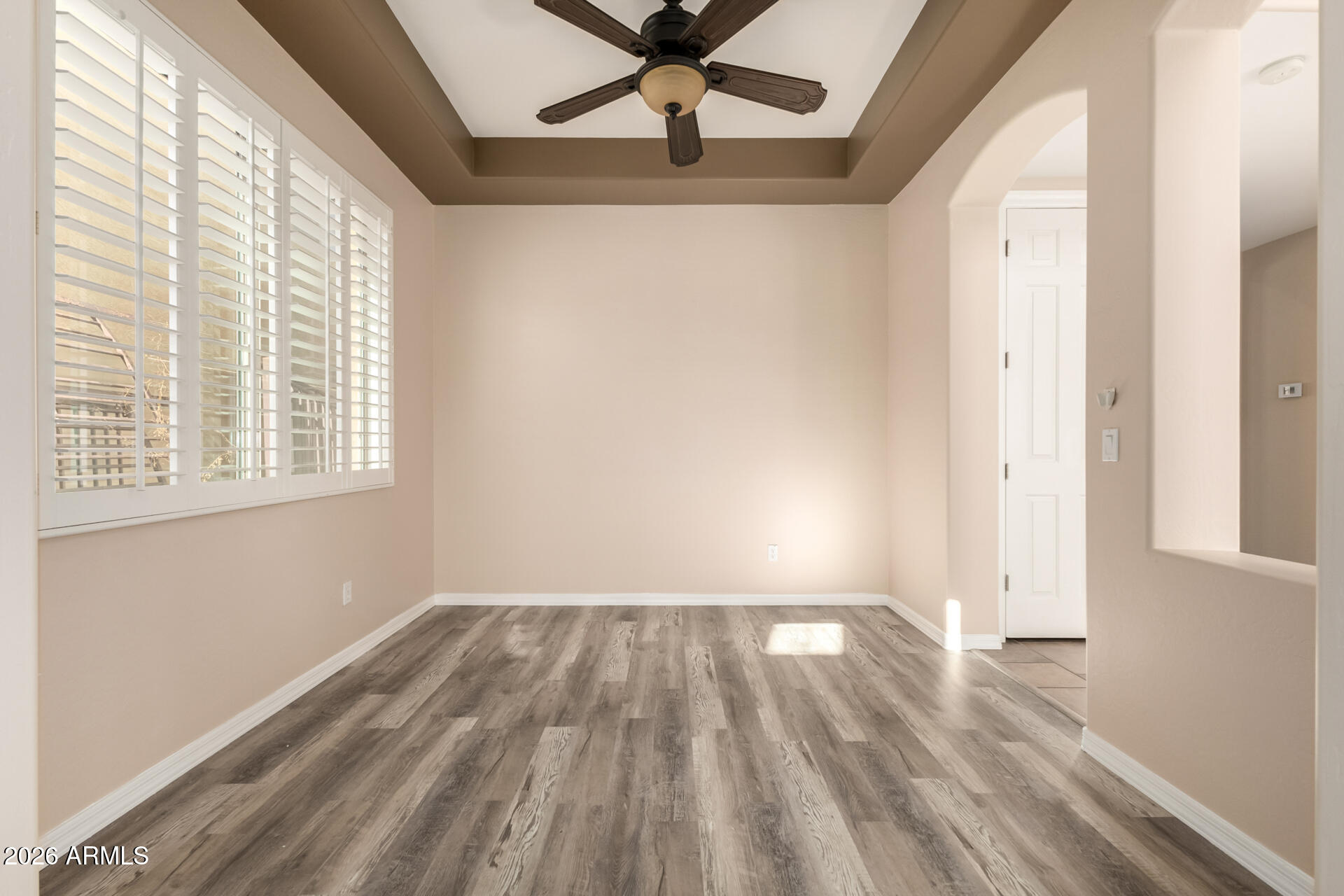 2438 E IRIS Drive