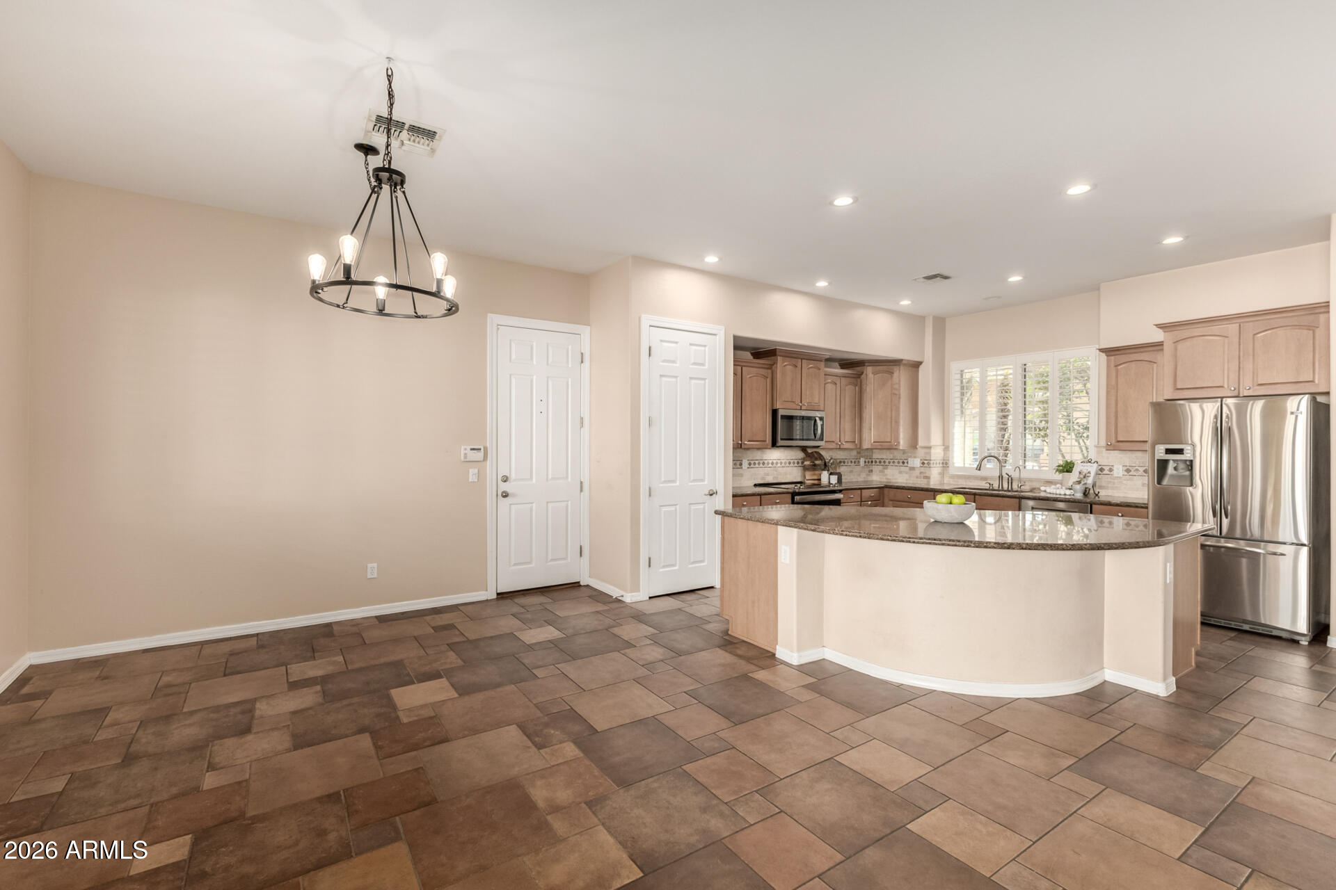 2438 E IRIS Drive