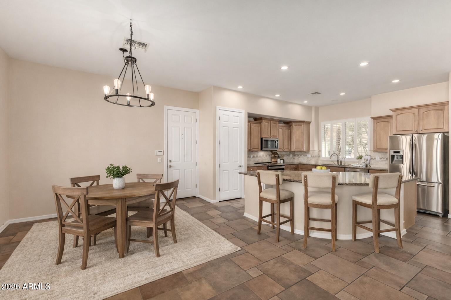 2438 E IRIS Drive