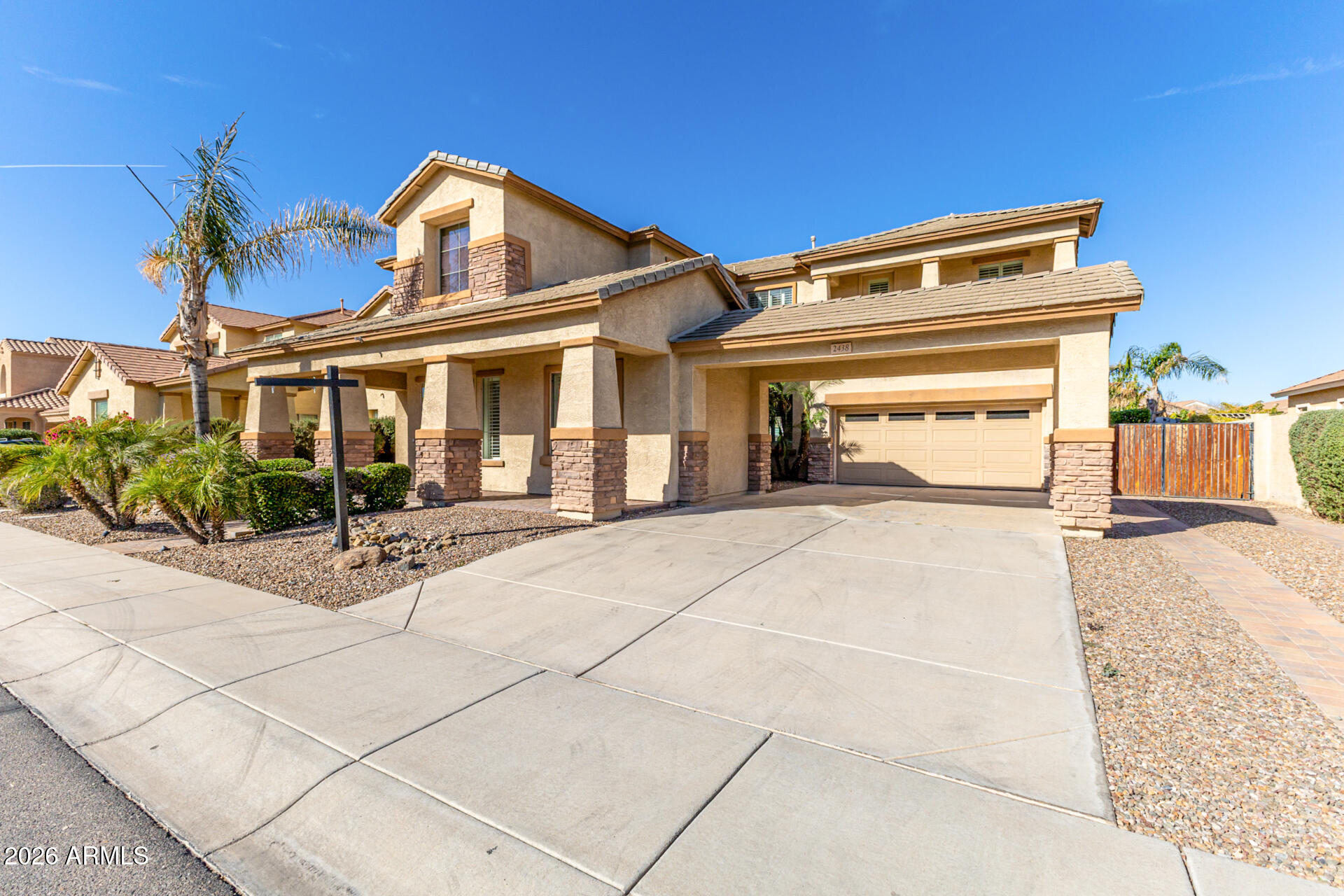 2438 E IRIS Drive