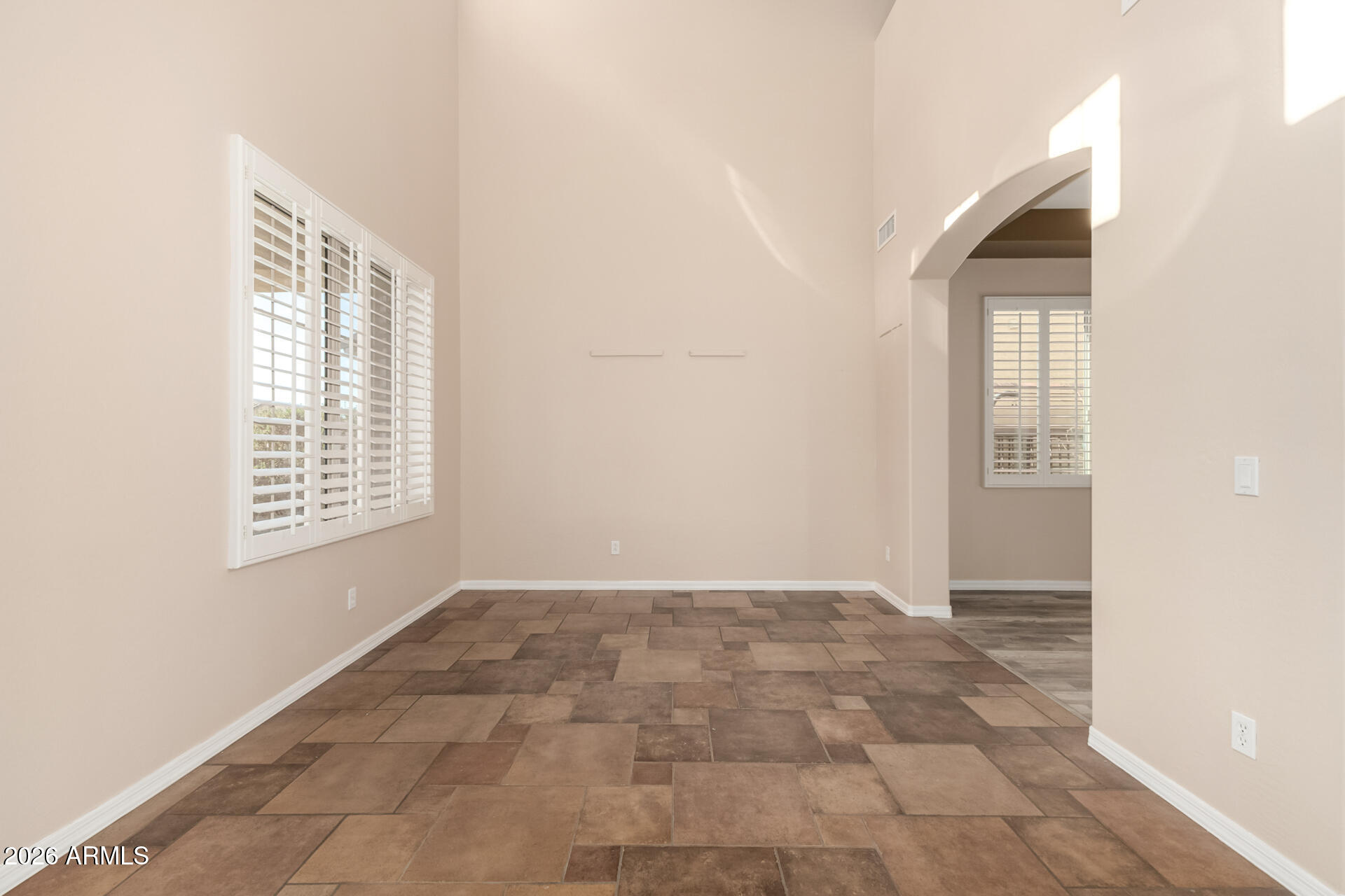 2438 E IRIS Drive