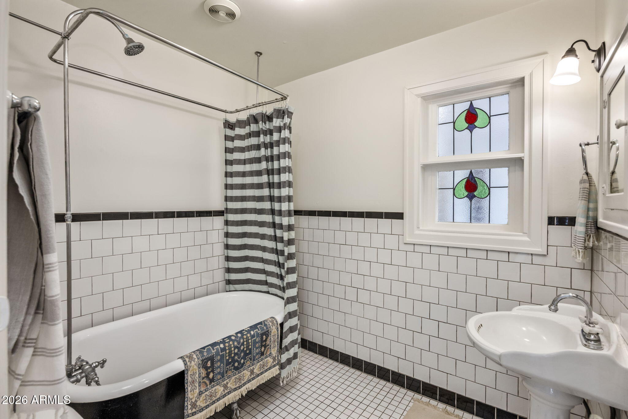 29 W WILSHIRE Drive