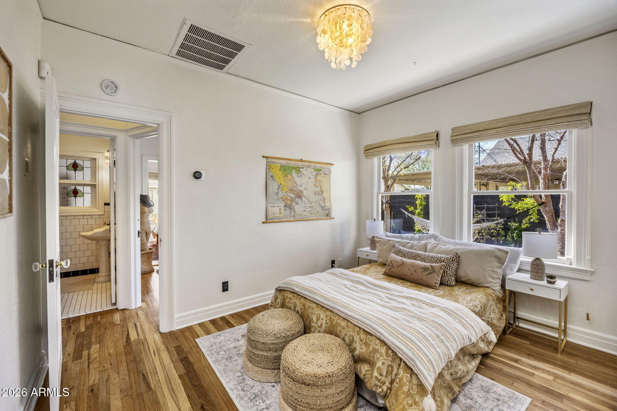 29 W WILSHIRE Drive