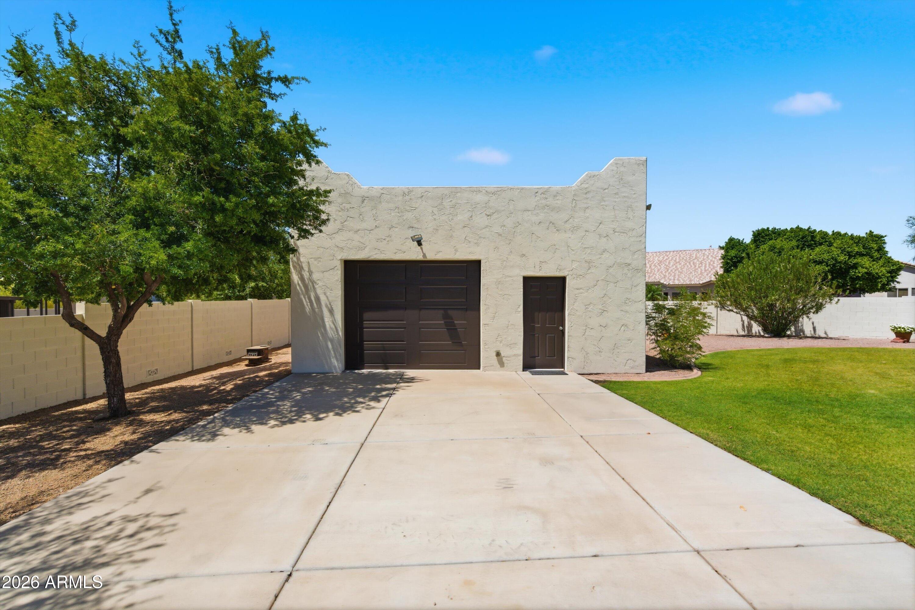 9435 E HOBART Circle