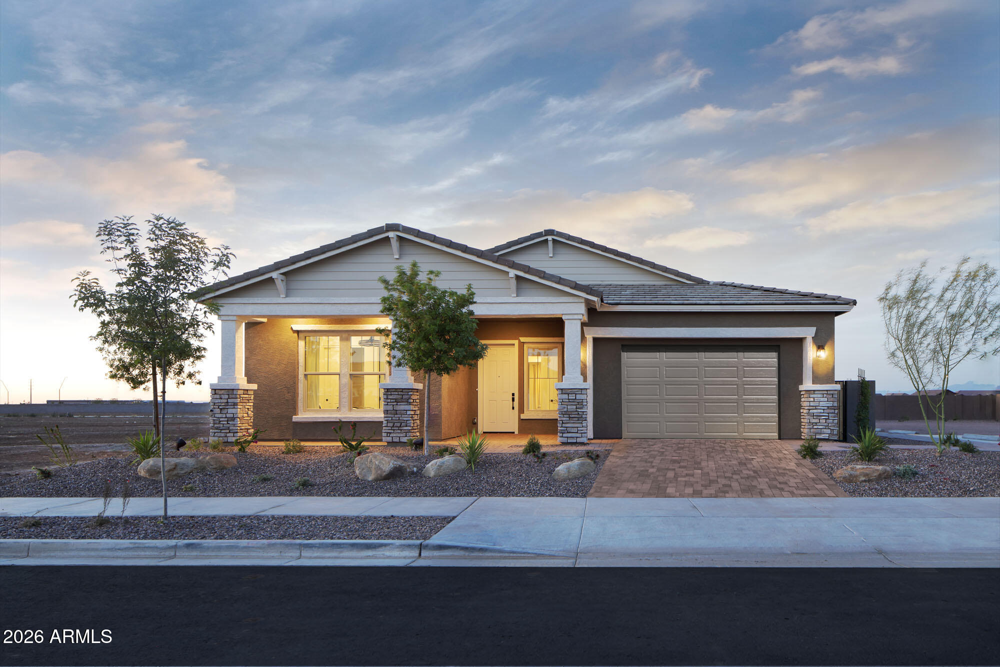 22754 E ROUNDUP Way
