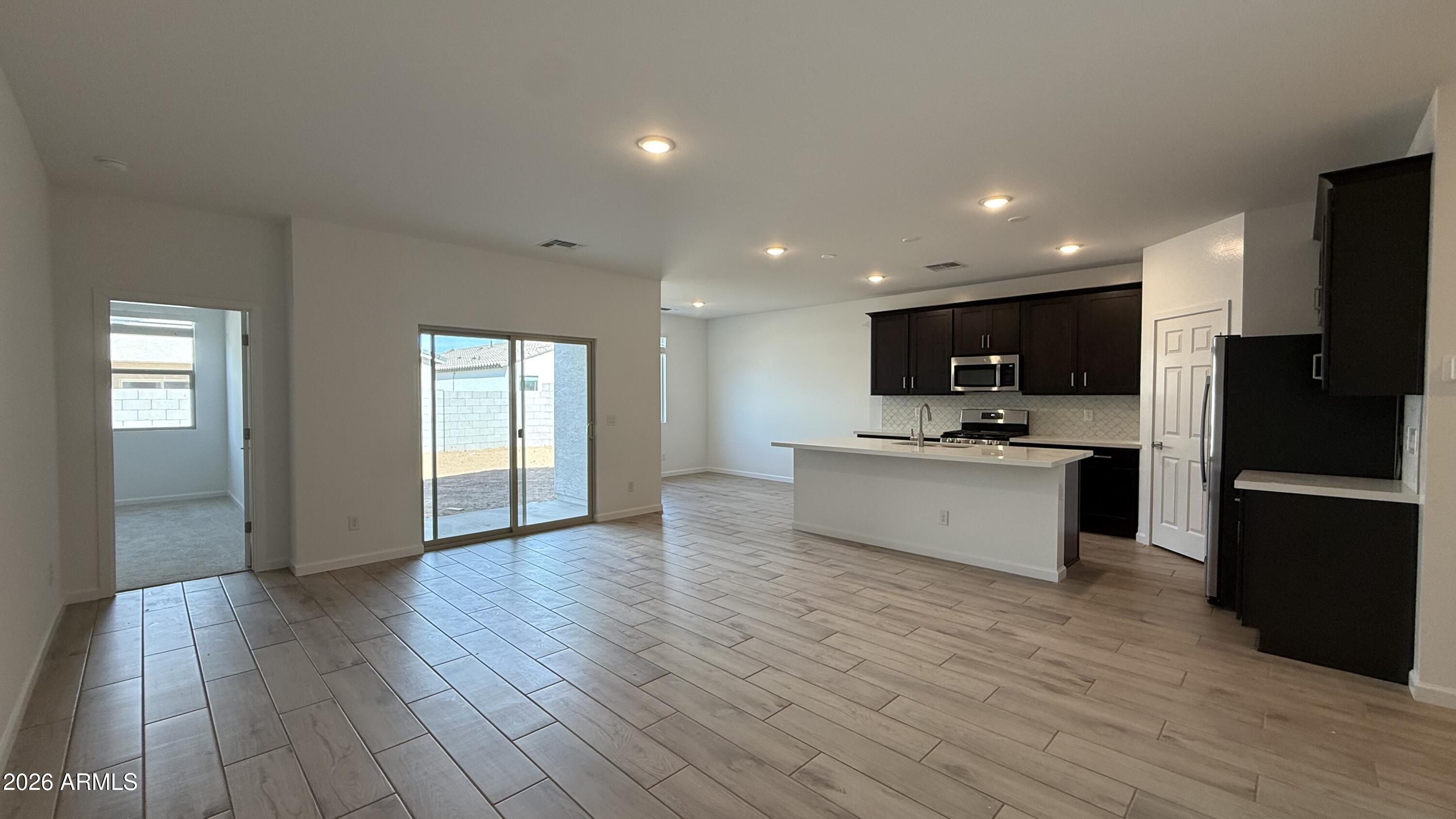 47652 W KENNER Drive