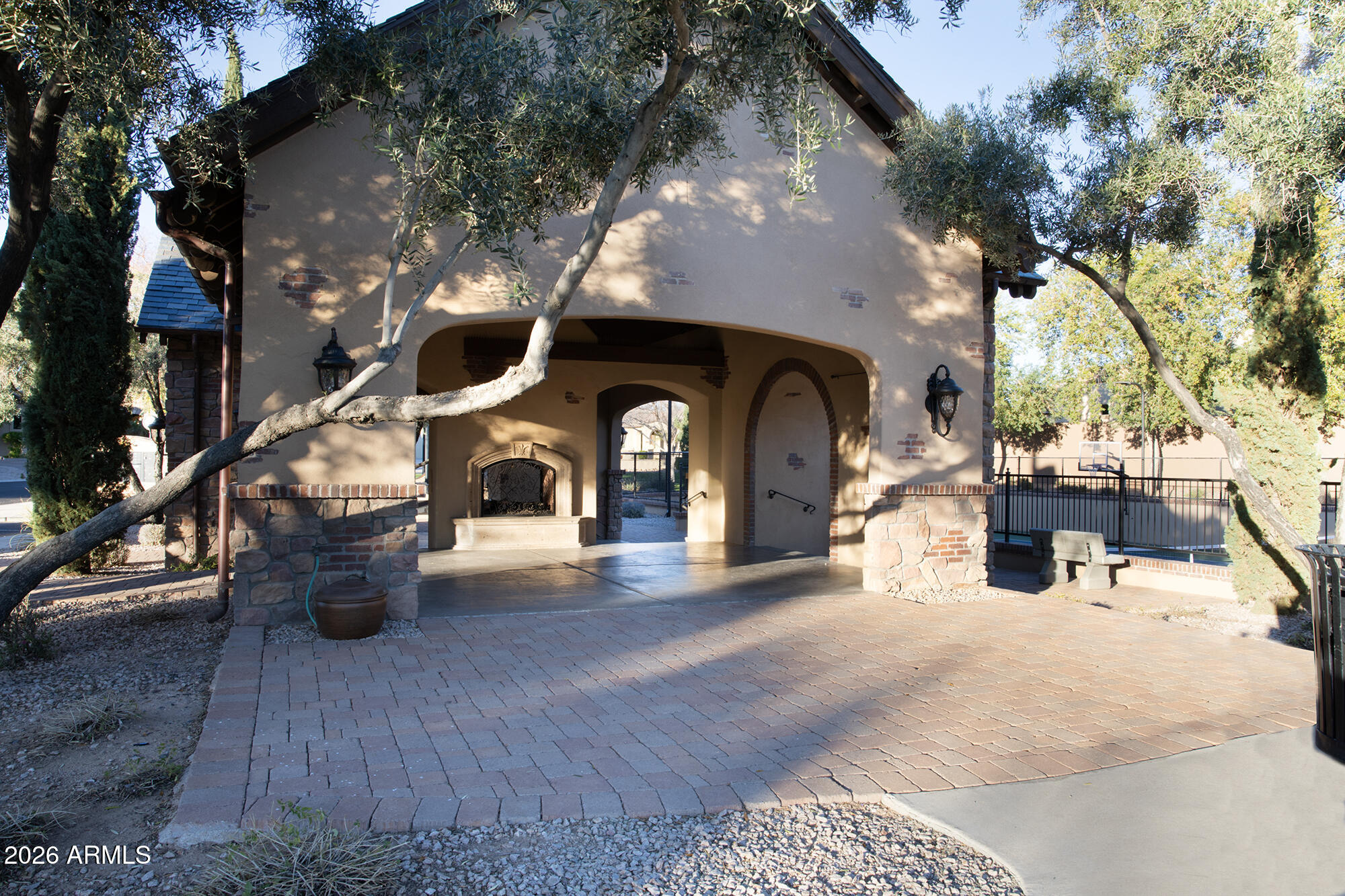 7052 E IVYGLEN Circle