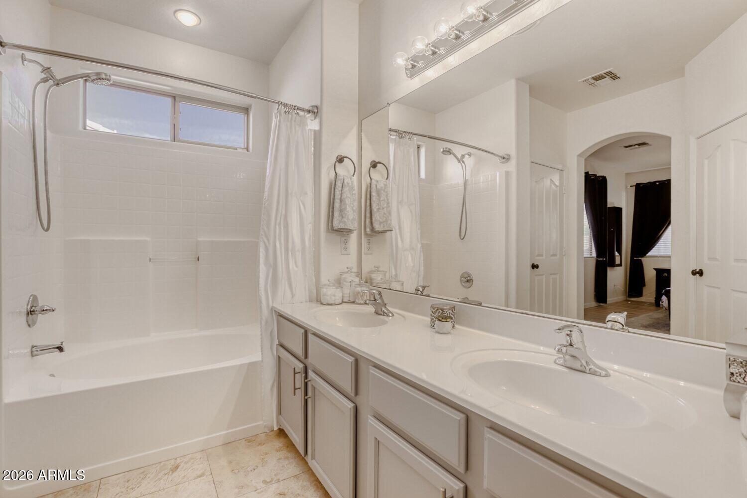 4036 E ANGELA Drive