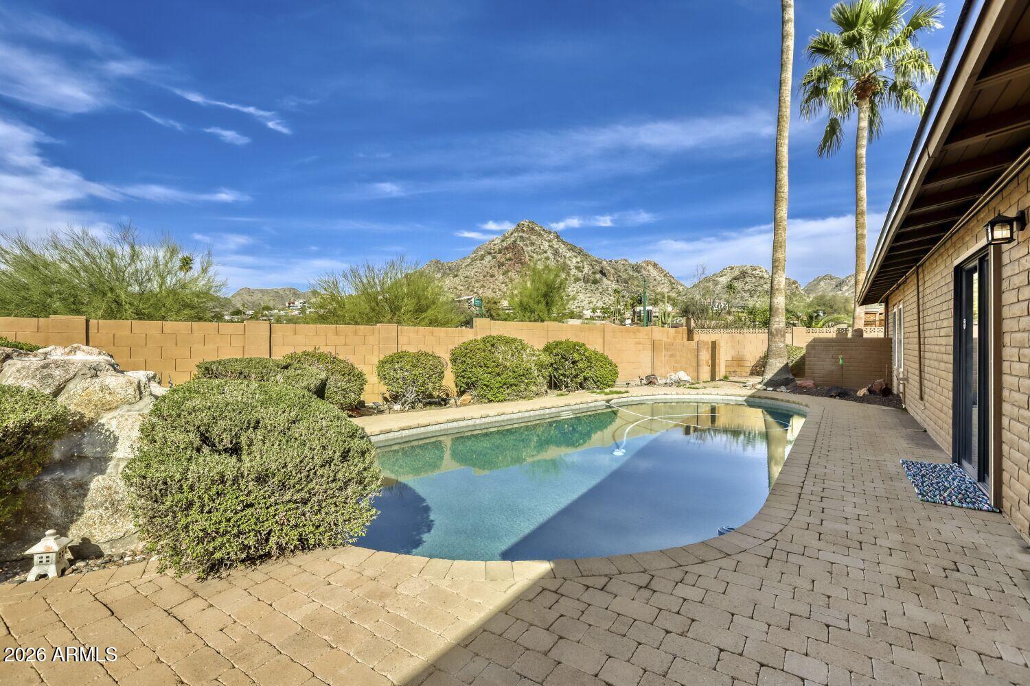 2308 E LAMAR Road