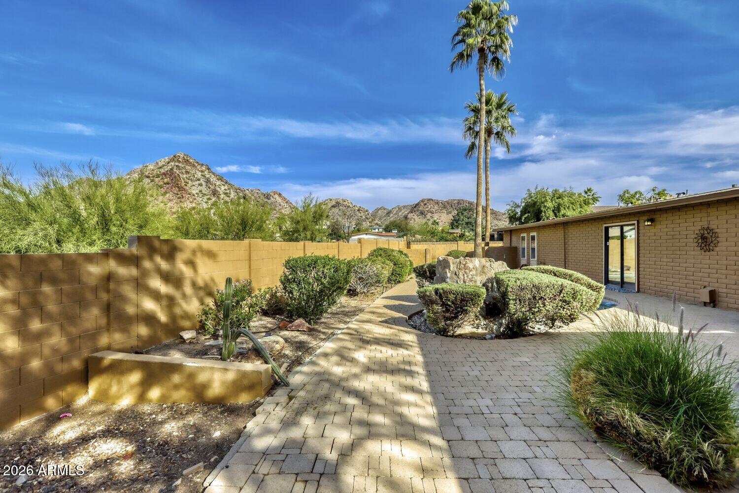 2308 E LAMAR Road