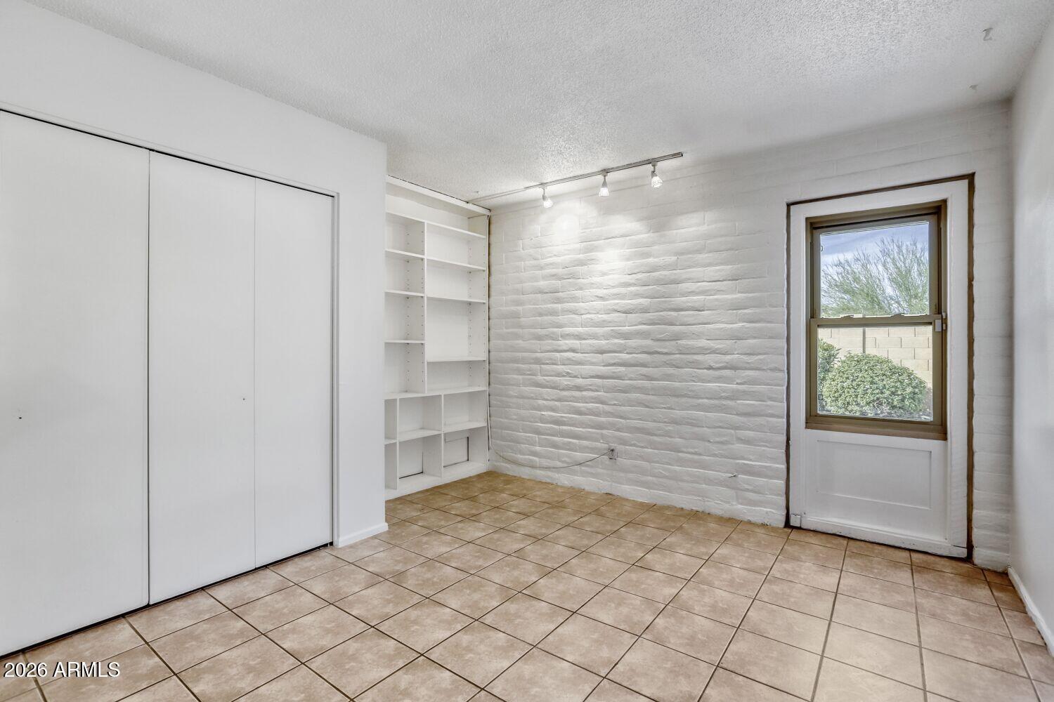 2308 E LAMAR Road