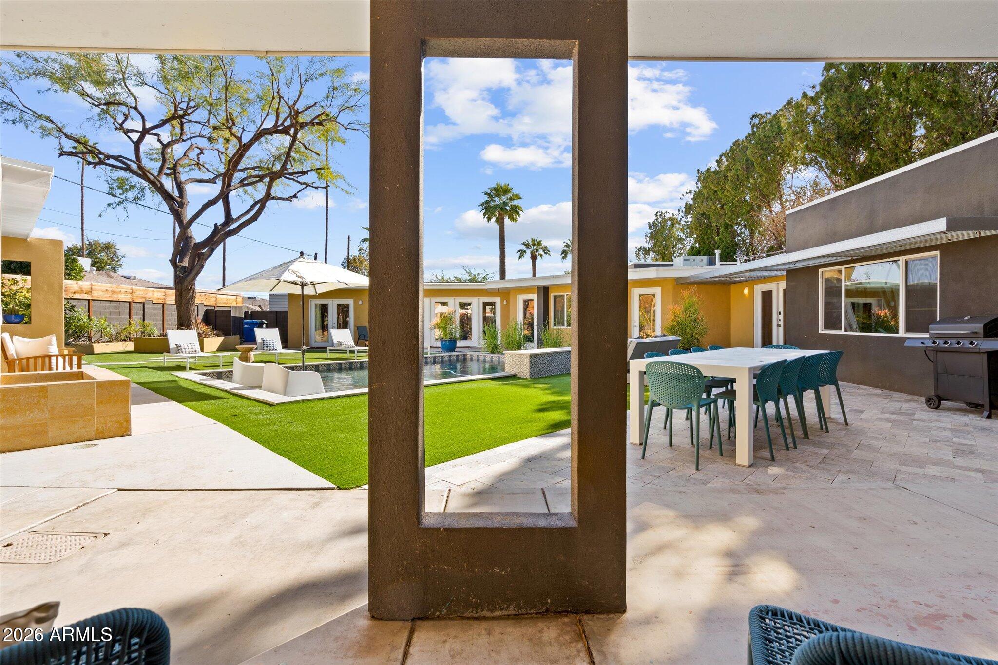 3812 E CORONADO Road