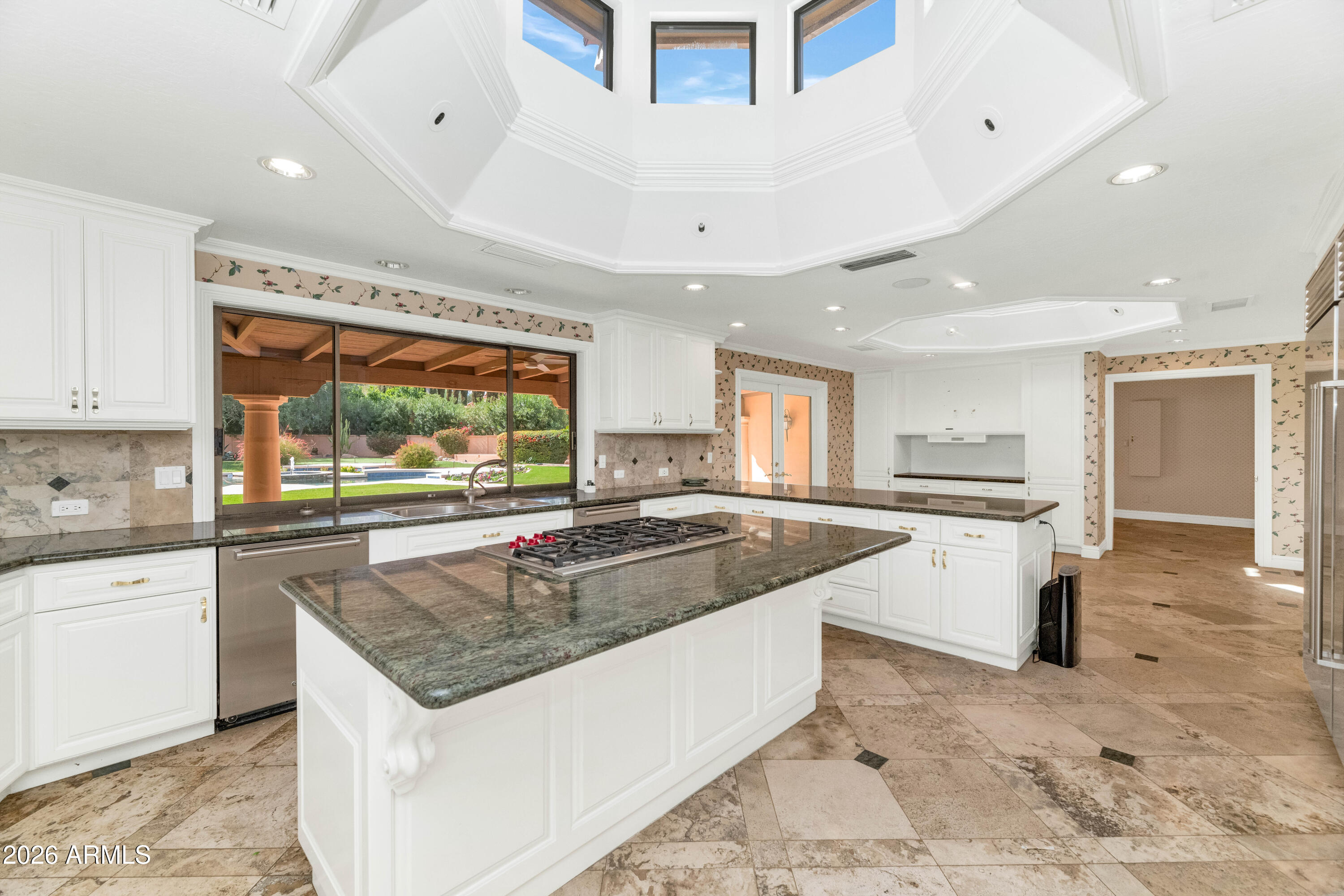 6301 E HUNTRESS Drive