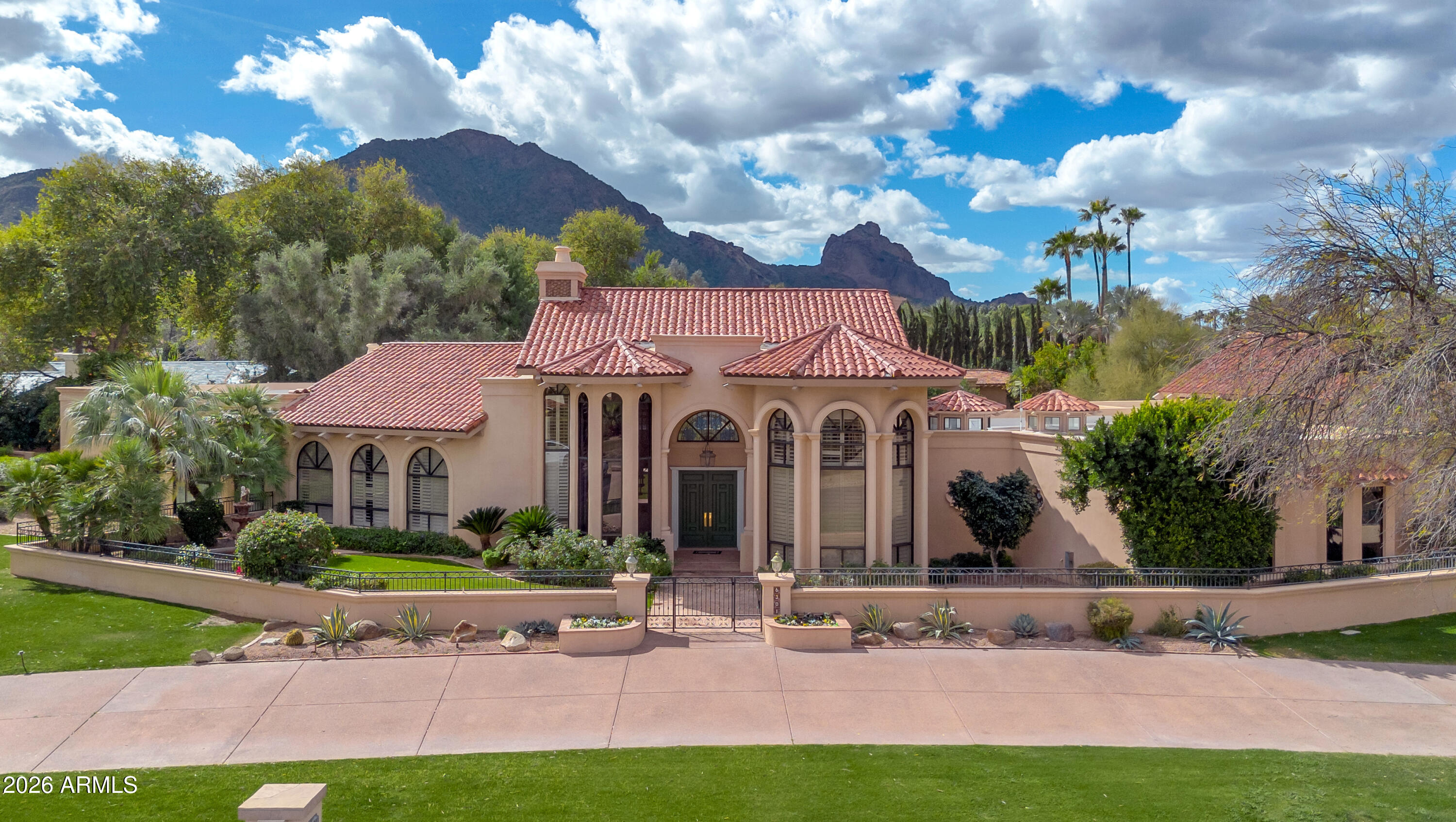 6301 E HUNTRESS Drive