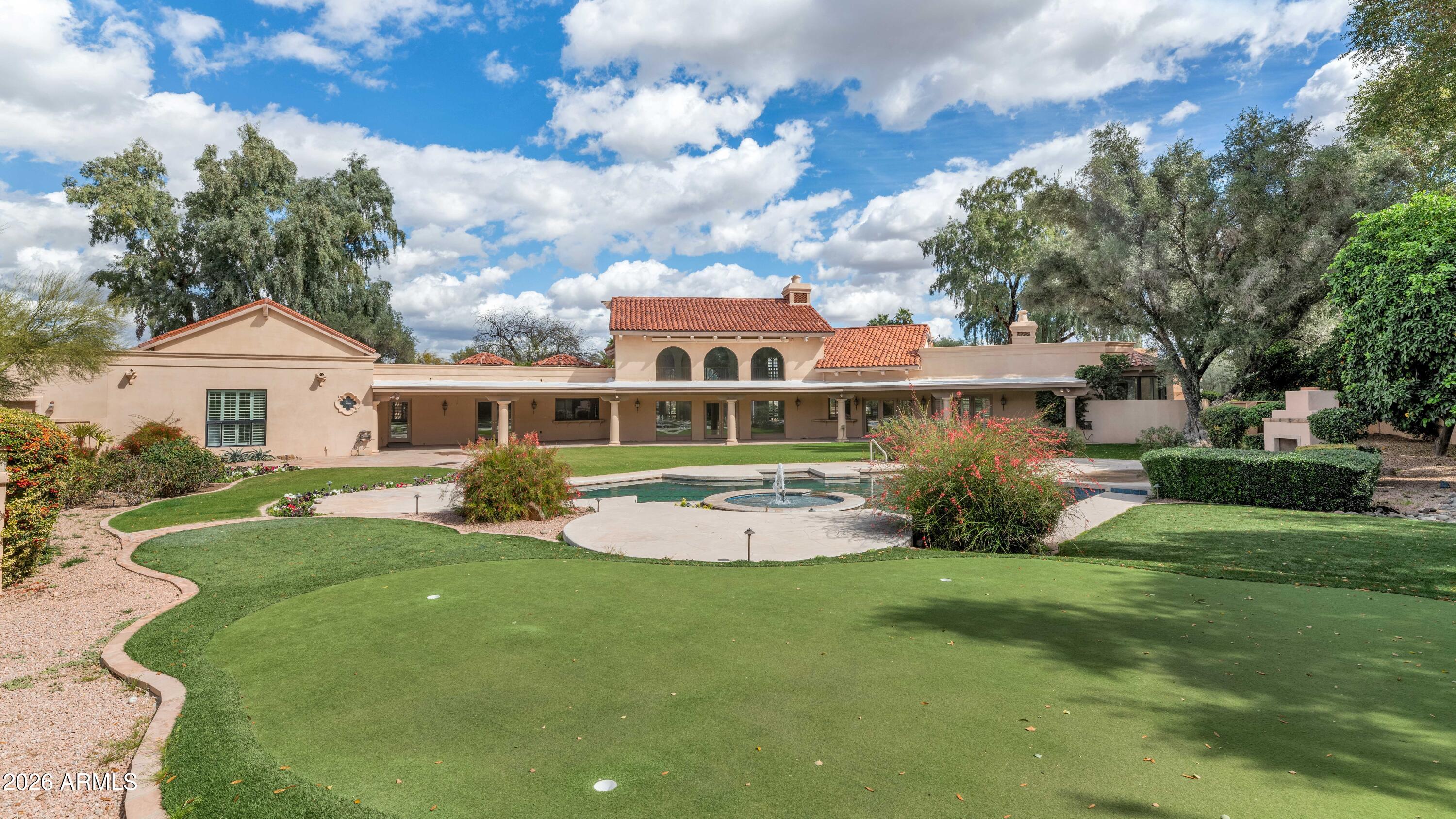 6301 E HUNTRESS Drive